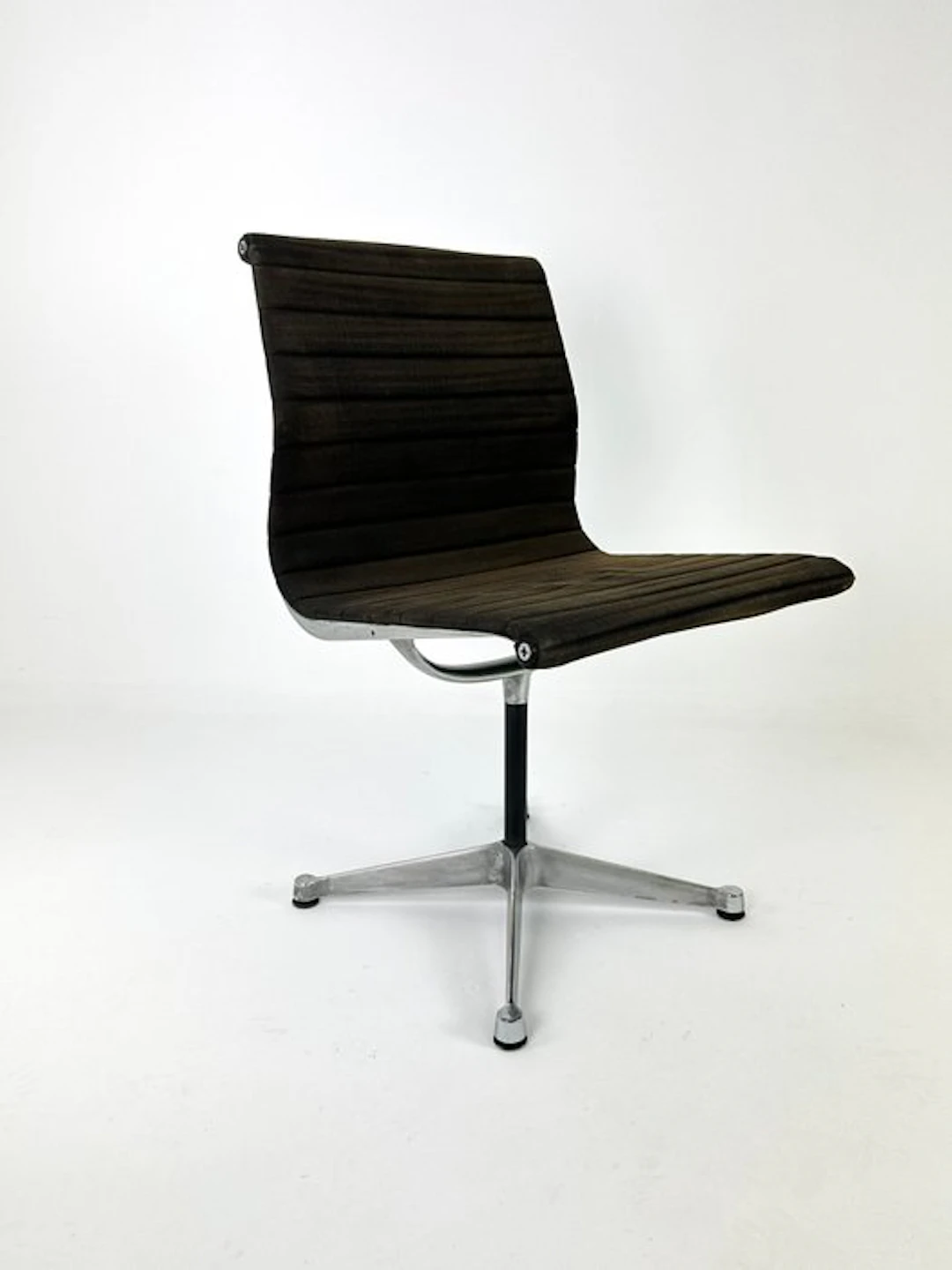 Herman Miller - Ray Eames, Charles Eames - Chair - EA108 - Aluminium, Textile