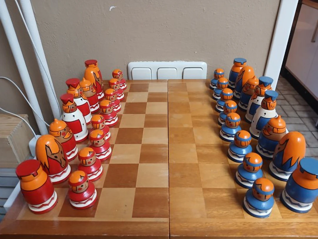 Board game - vintage sovjet-russisch houten schaakspel...