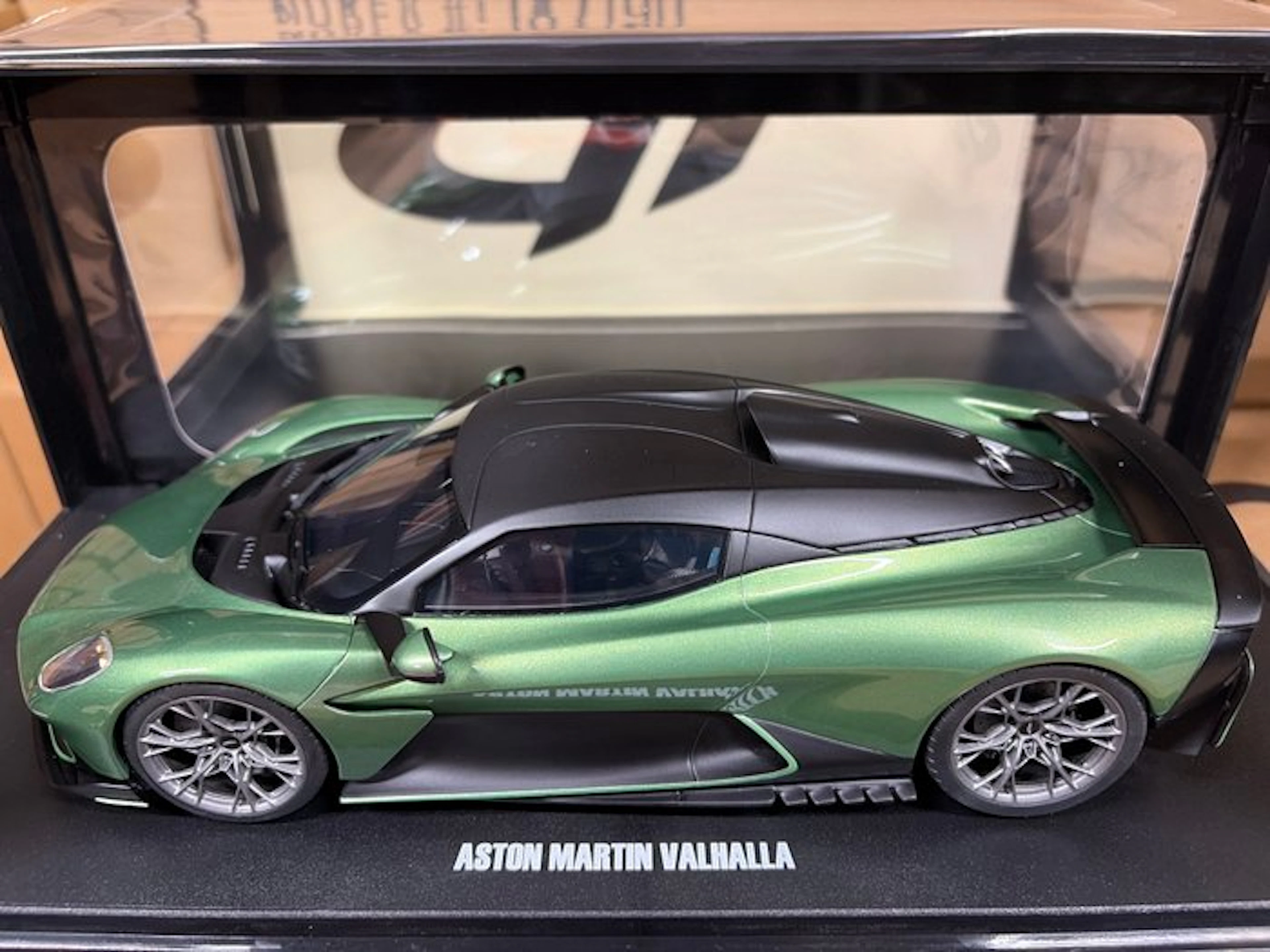 GT Spirit 1:18 - Model sports car - Aston Martin Valhalla