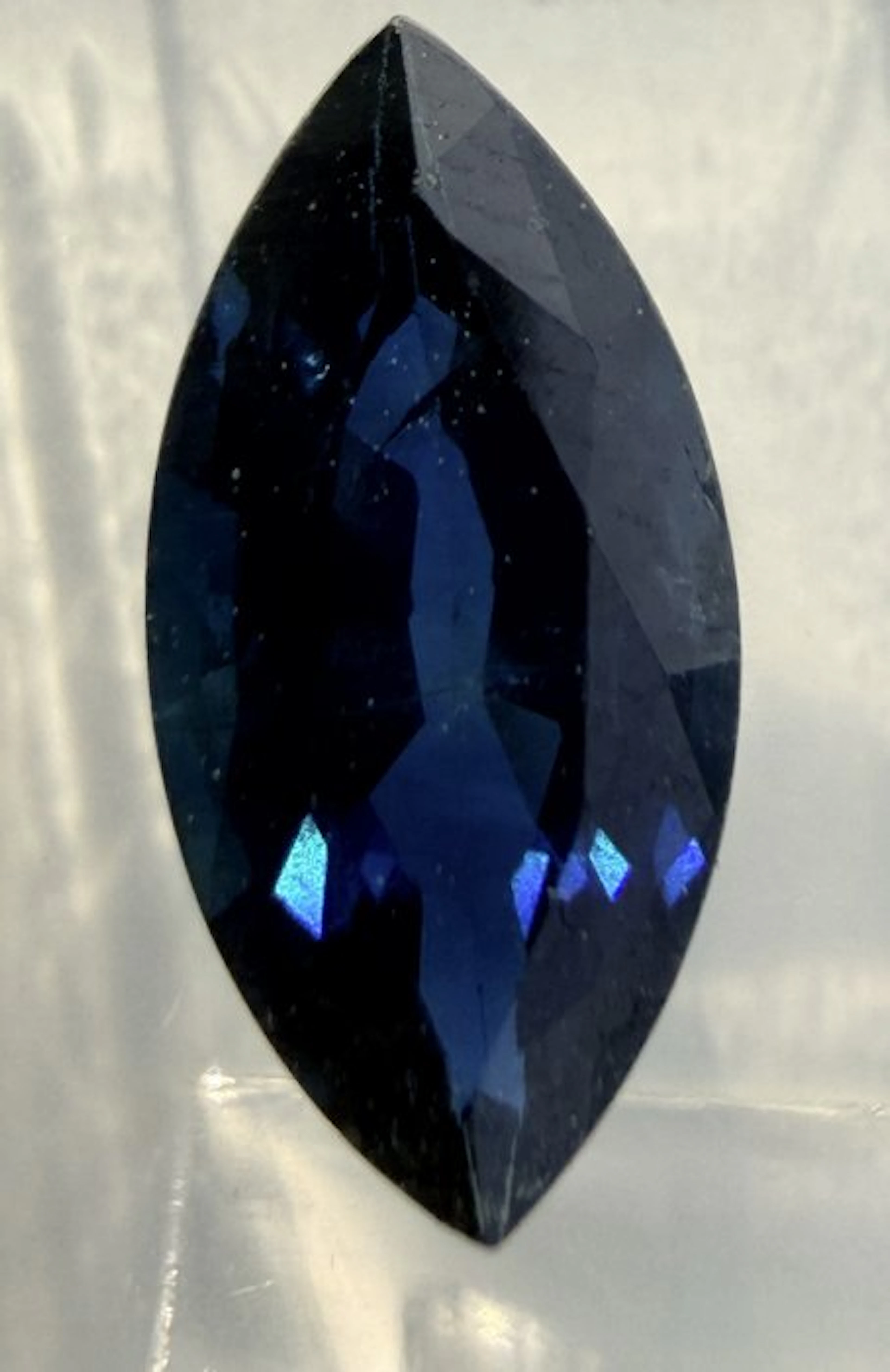 Blue Sapphire - 2.56 ct - Antwerp Laboratory for Gemstone Testing (ALGT)
