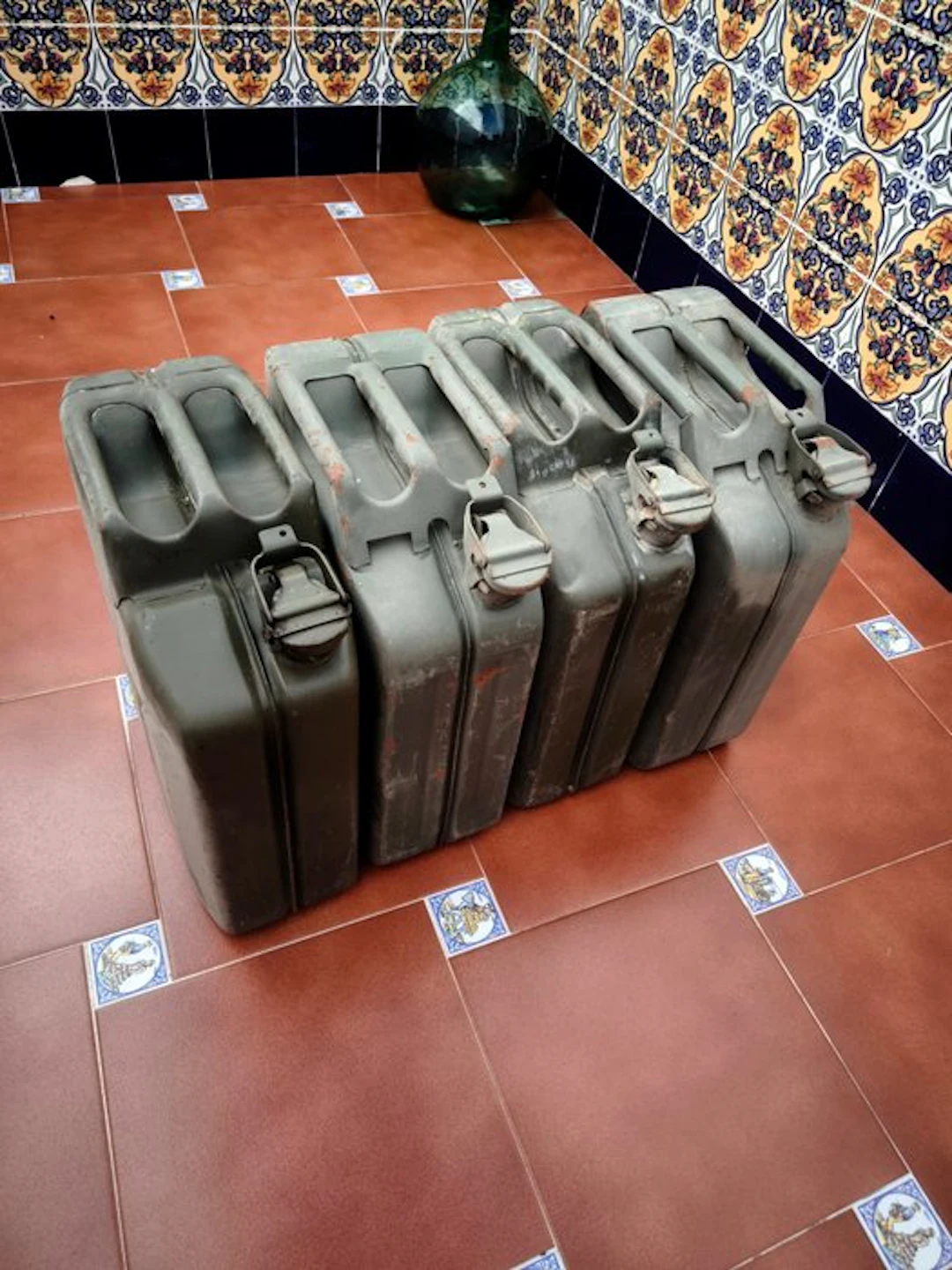 4 Military Jerrycans 20L - Bellino (Germany) & LNE...