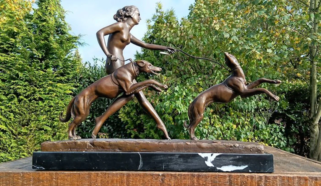 Sculpture, diana met 2 windhonden - 32 cm - bronze marble