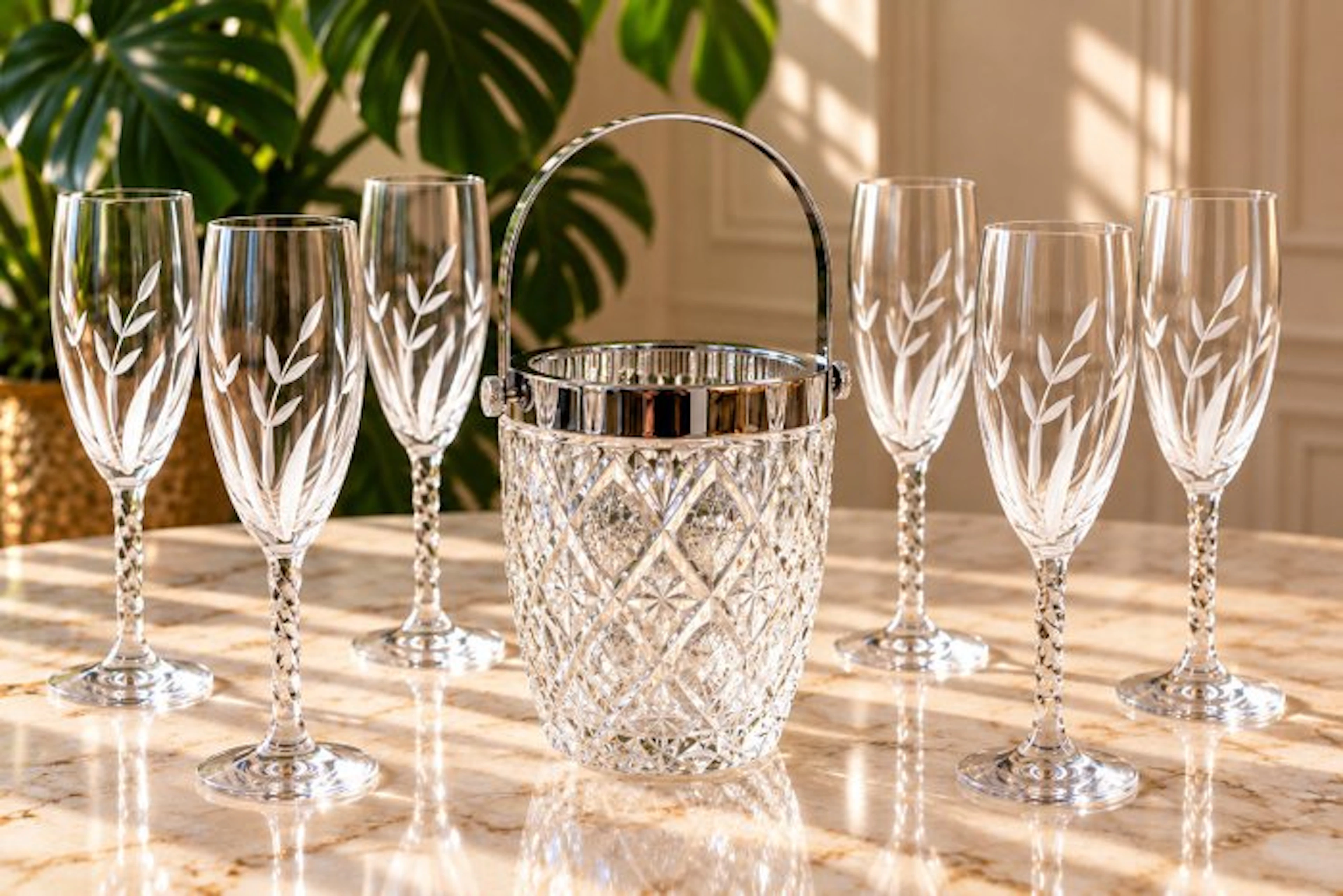 Decorative ornament (7) - Cristal d'Arques - France - Ice...