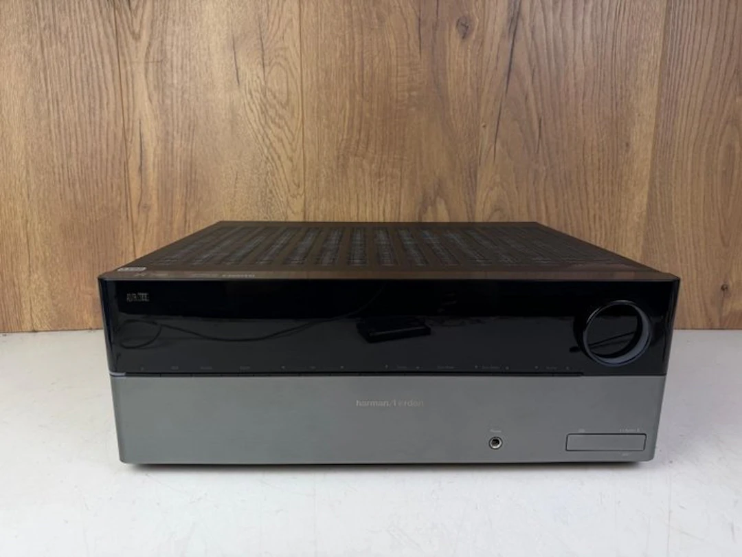 Harman Kardon - AVR-156 Solid state multi-channel amplifier