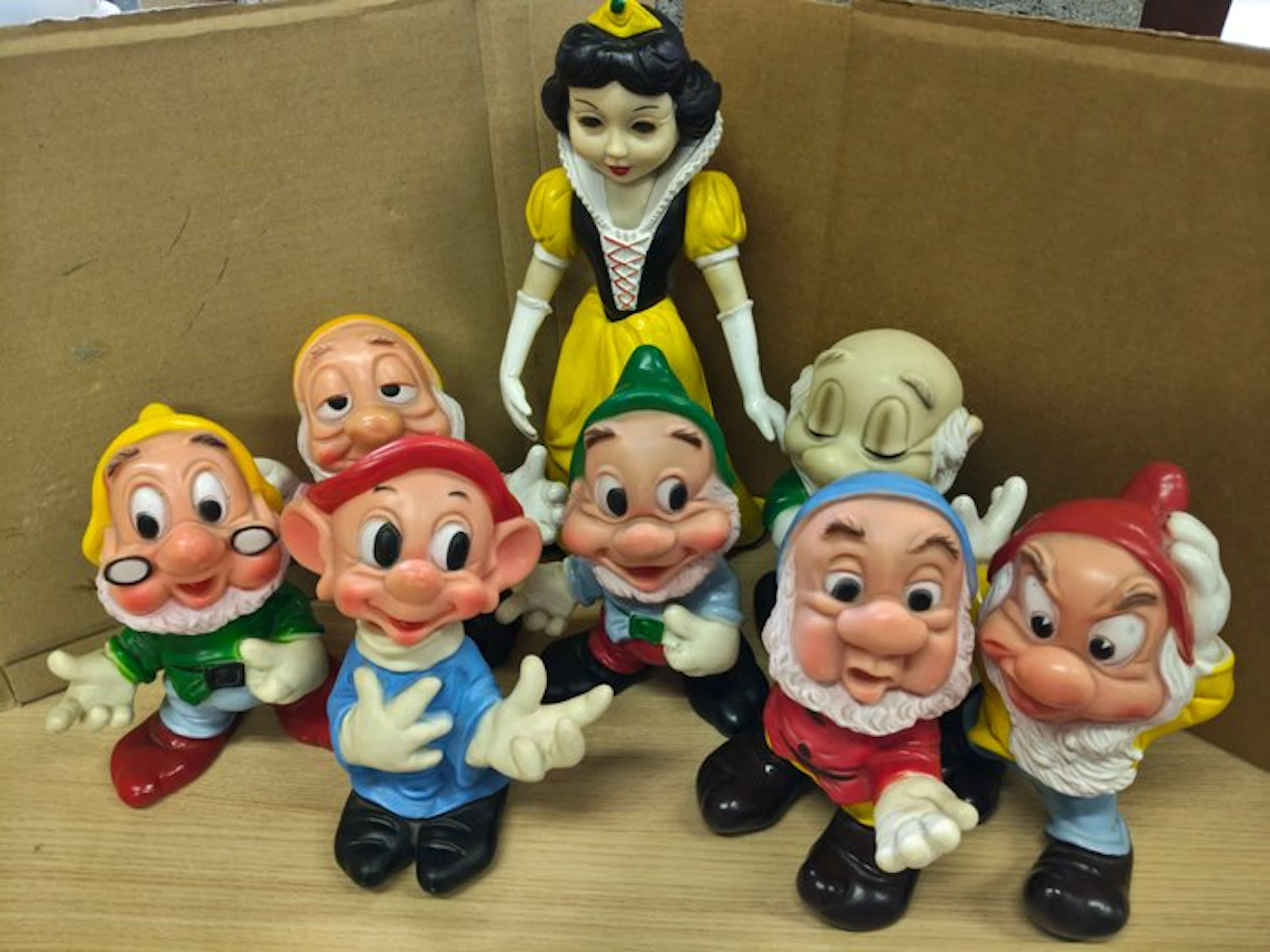 Snow White & The Seven Dwarfs - 8 Figure - Disney