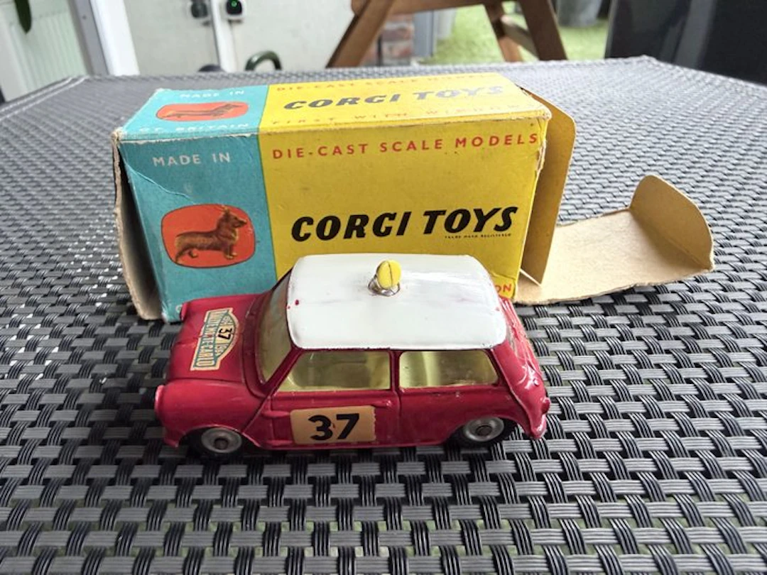Corgi 1:43 - Model car - Morris Mini-Cooper - Monte Carlo No. 317