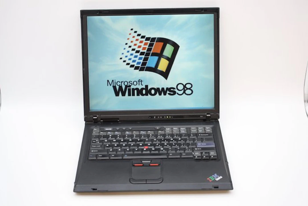 Vintage museum piece: IBM Thinkpad R51 | Pentium M CPU |...