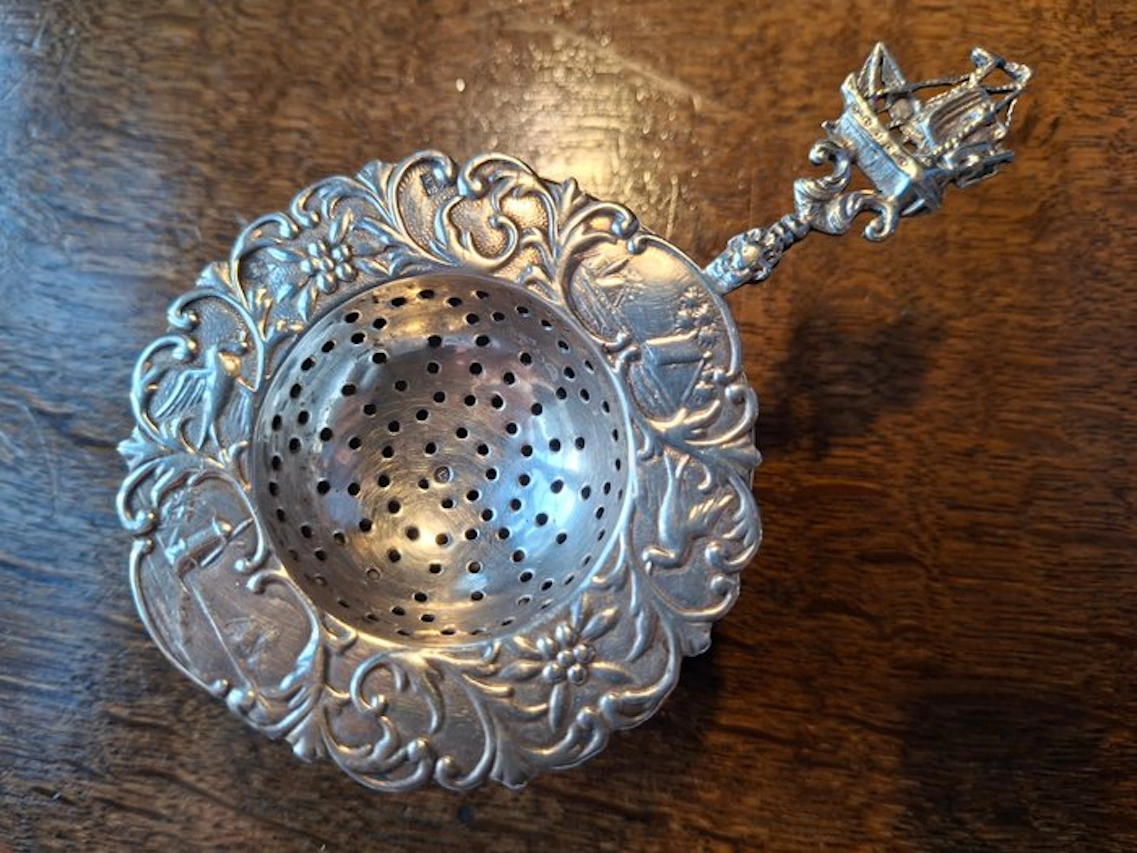 w.brehm - Tea strainer (2) - silver and earthenware - With a drip tray
