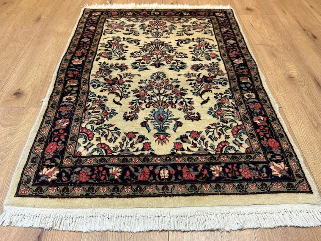 Hand-knotted Chinese rug in Isfahan style with a fine vase pattern