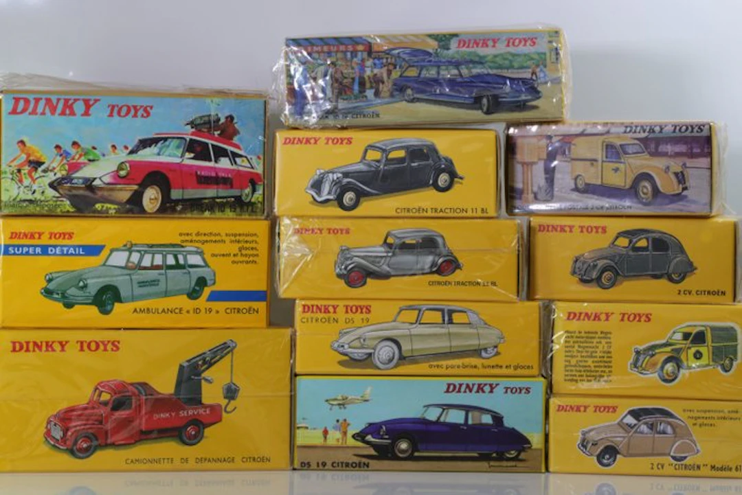 Atlas, Dinky Toys 1:43 - Model car (12) - Set of iconic Citroën models.