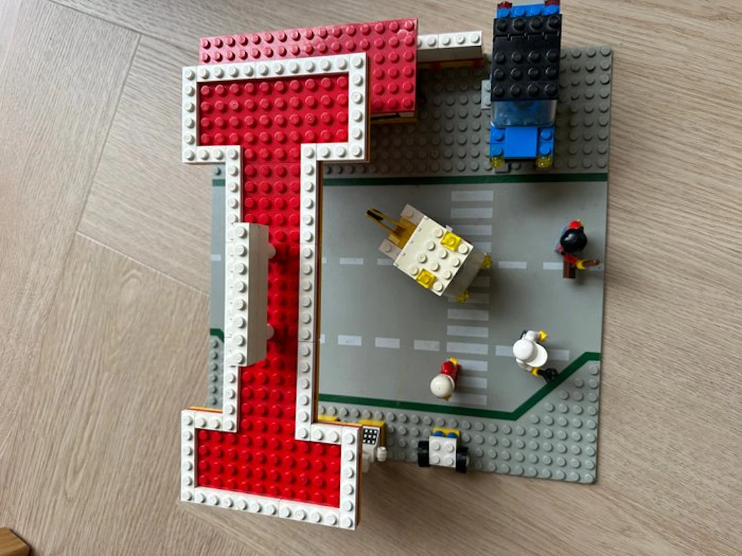 LEGO Set - 6371 - Legoland - Shell Service Station