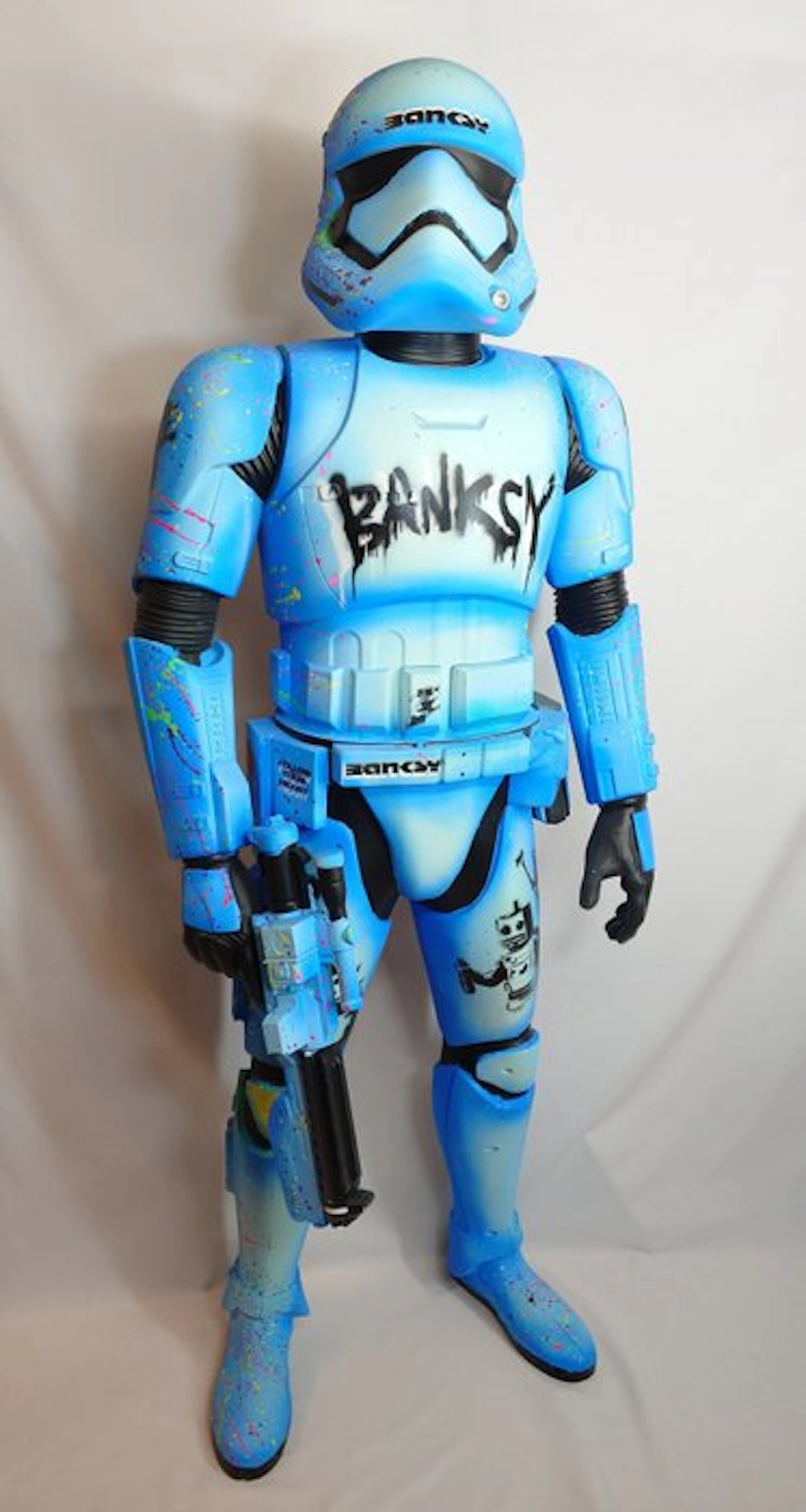 Fictional World (1980) - Banksy´s Styletrooper (XXL - 120cm - Glowing)