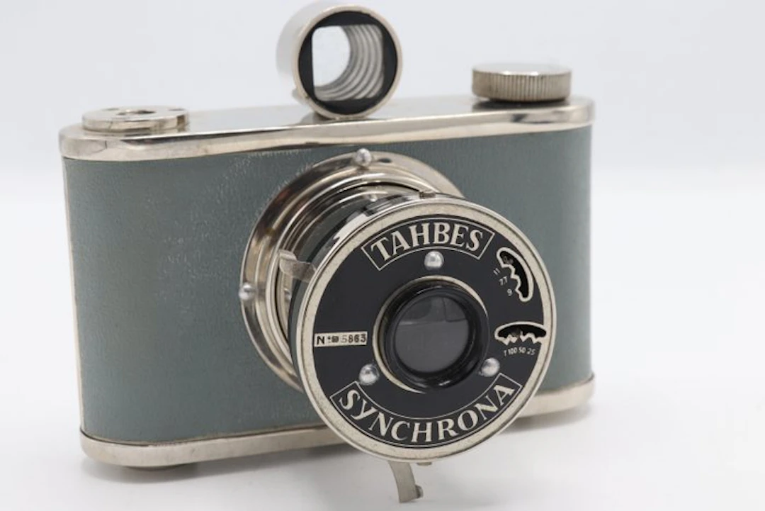 Tahbes Synchrona Analogue camera