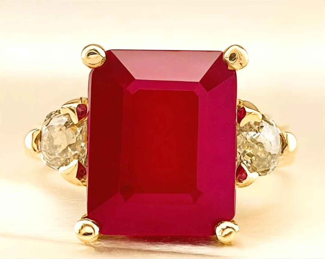 Ring - 14 kt. Yellow gold Ruby - Diamond