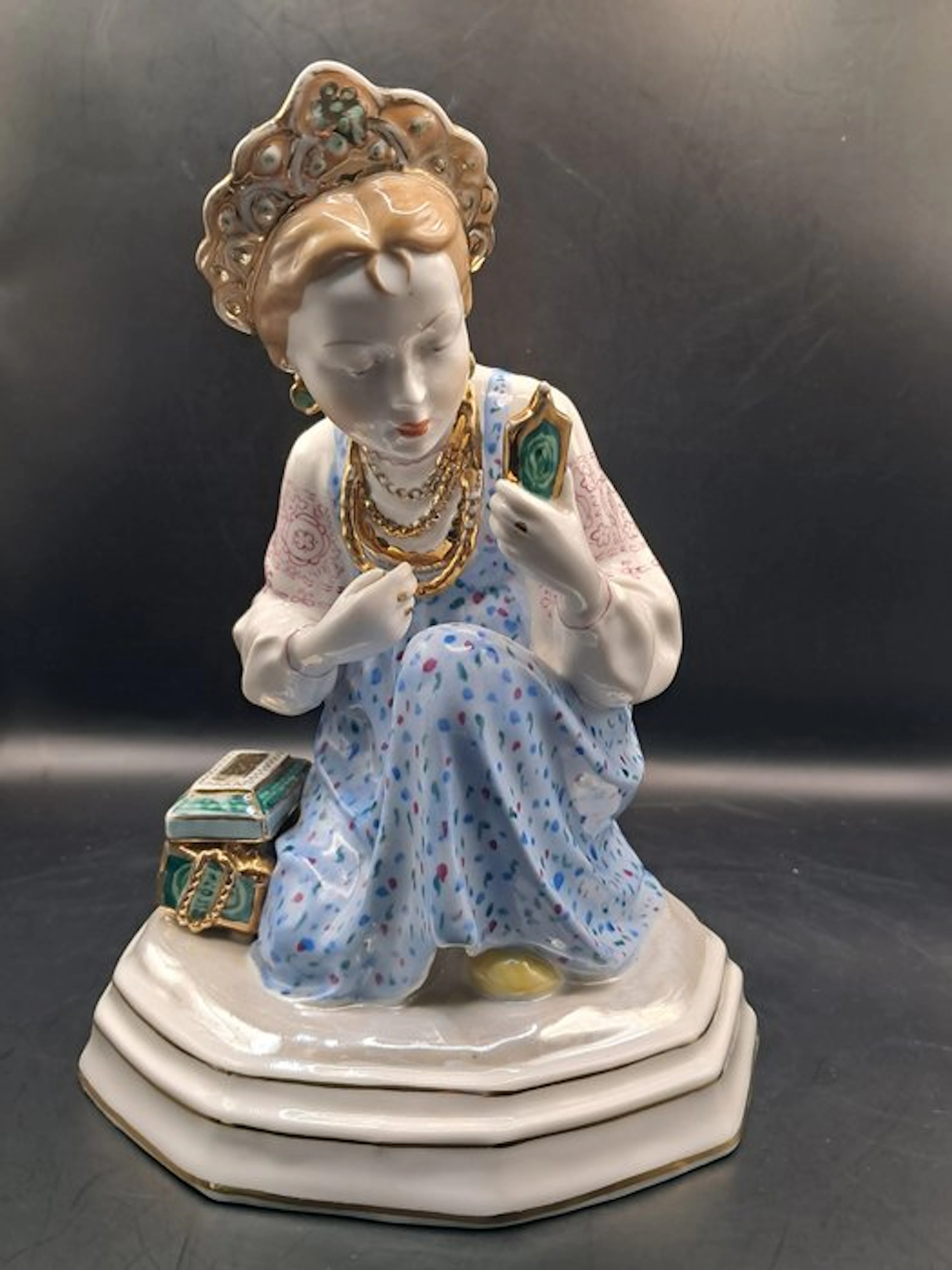 Dulevo - Olga Michajlovna Bogdanova - Sculpture