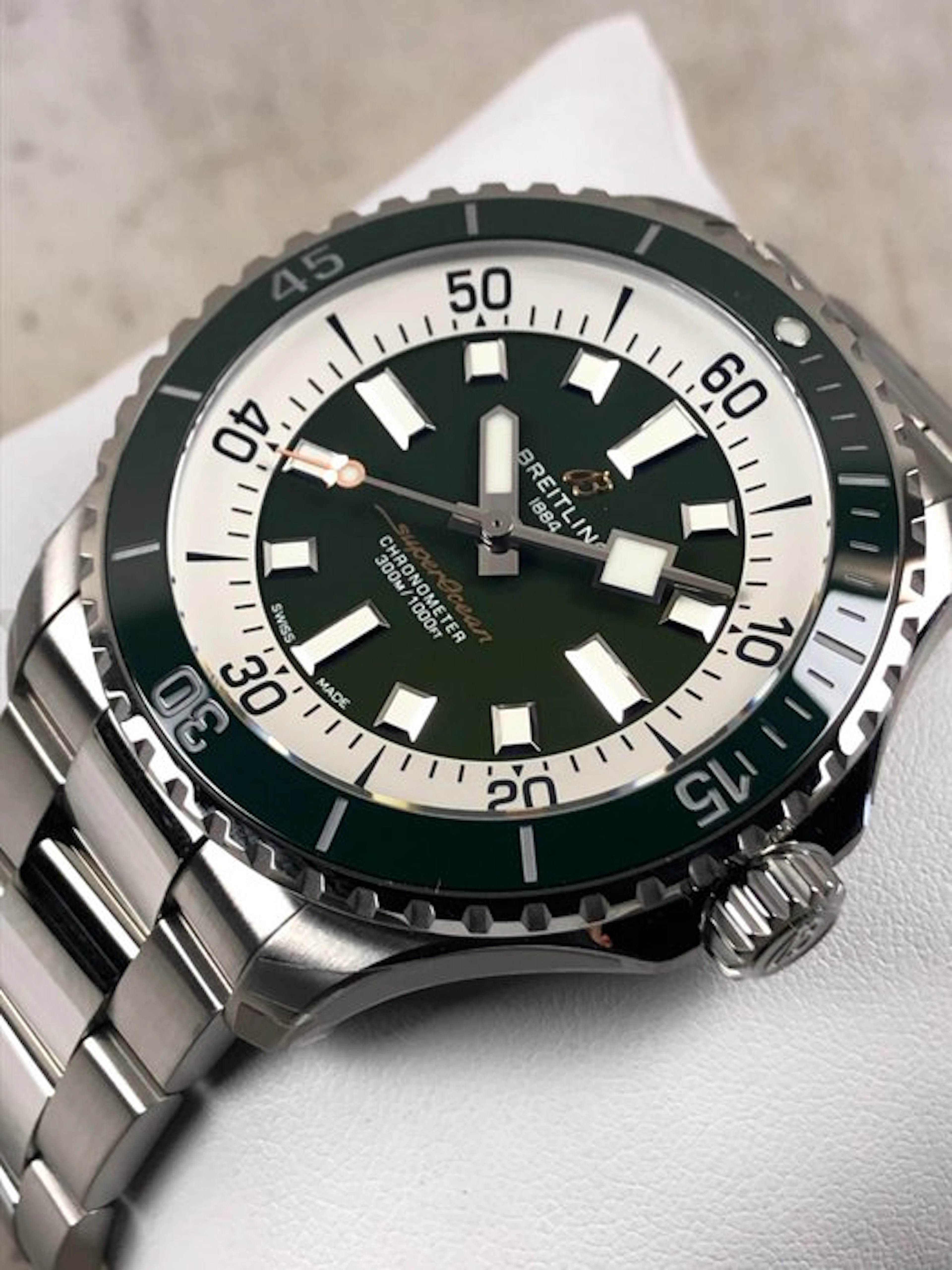 Breitling - Superocean Automatic 44 - A17376A31L1A1 - Men -