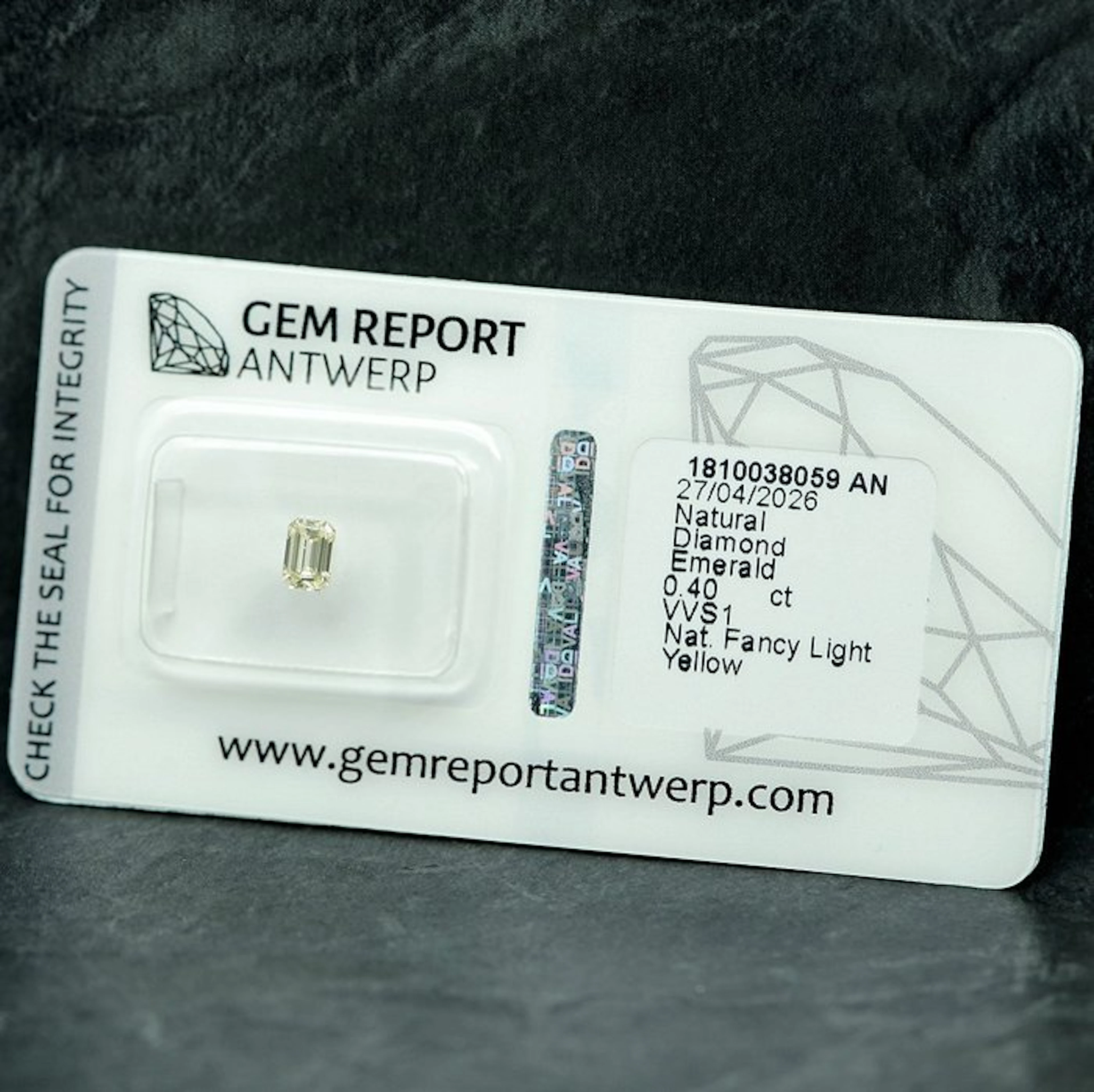 1 pcs Diamond (Natural coloured) - 0.40 ct - Emerald...