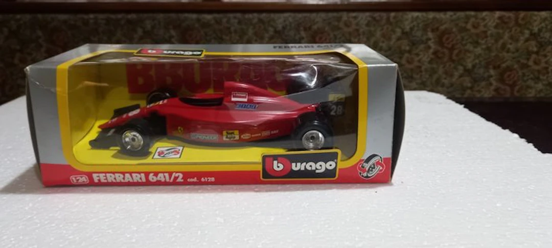Bburago 1:24 - Model car - Ferrari 641/2, F1 Gerard Berger