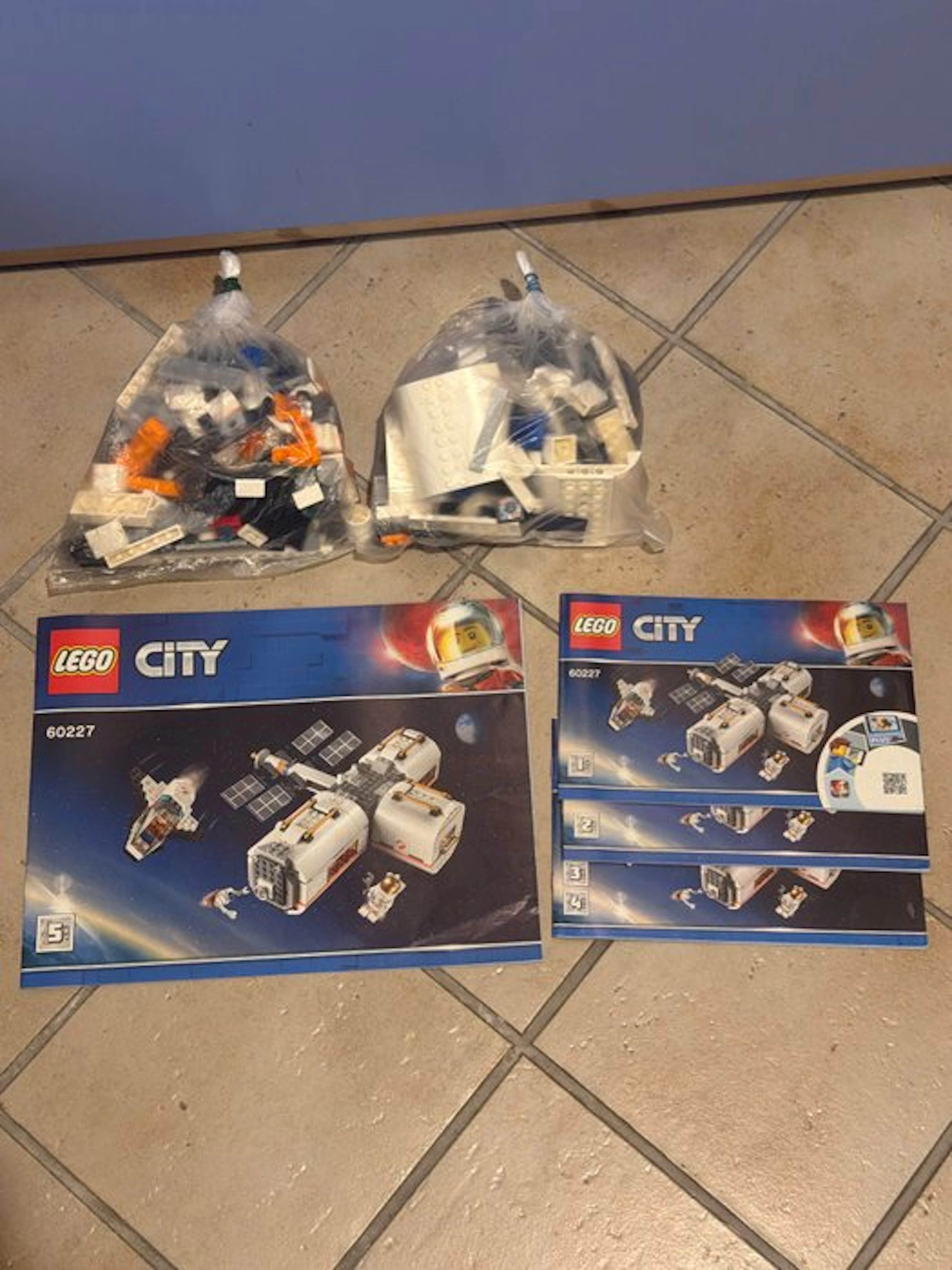 LEGO Set - 60227 - City - stazione spaziale lunare