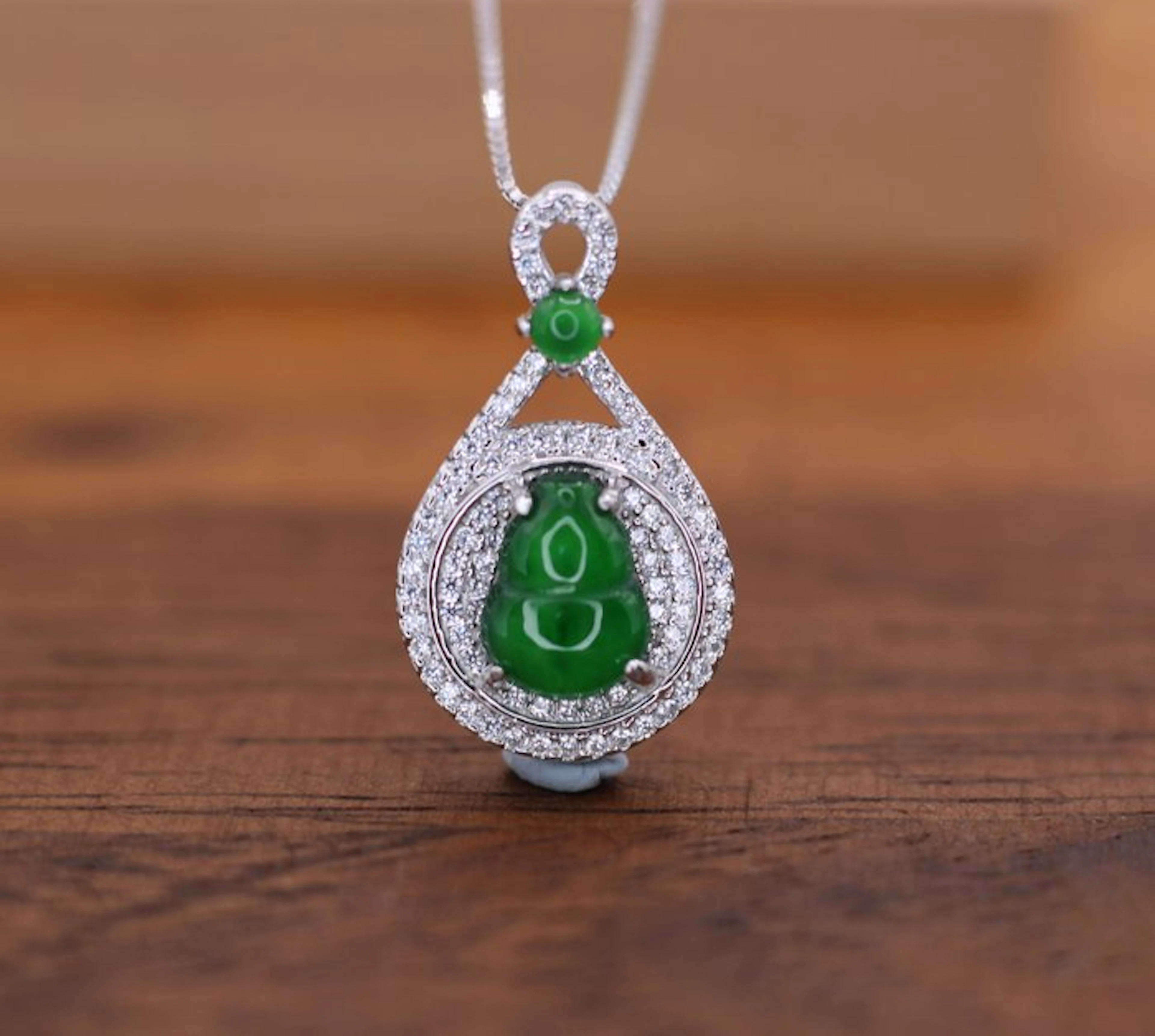 No reserve price - Necklace with pendant Silver - 0.8ct. tw. Jade