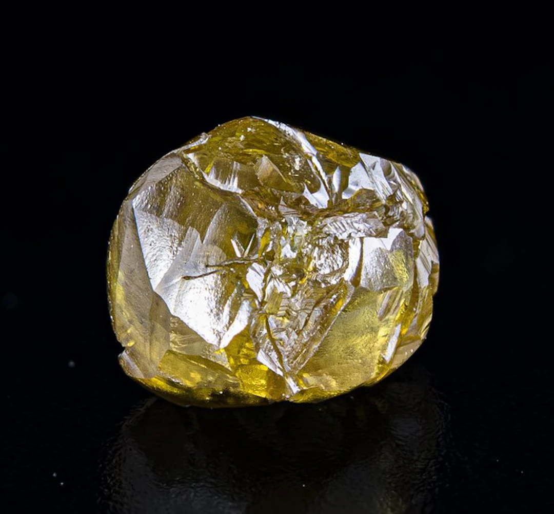 DIAMOND - FANCY YELLOW - VVS EXCEPTIONAL - NO RESERVE...