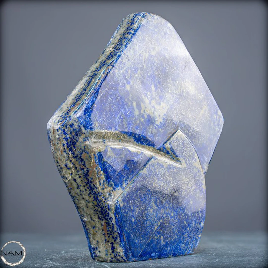Very Decorative Royal Blue Lapis Lazuli Sculpture- 1411.48 g