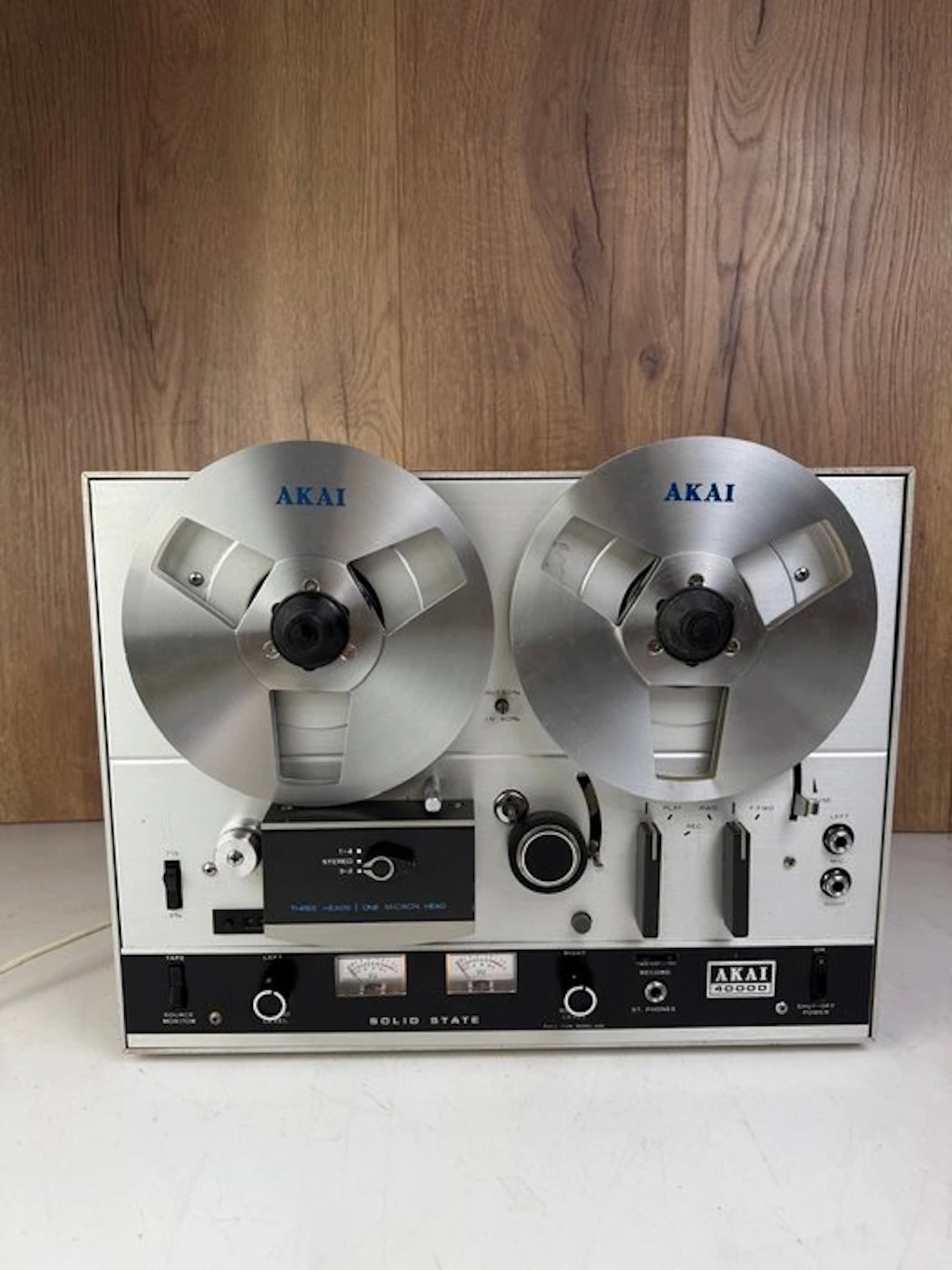 Akai - 4000D Reel to reel deck 18 cm