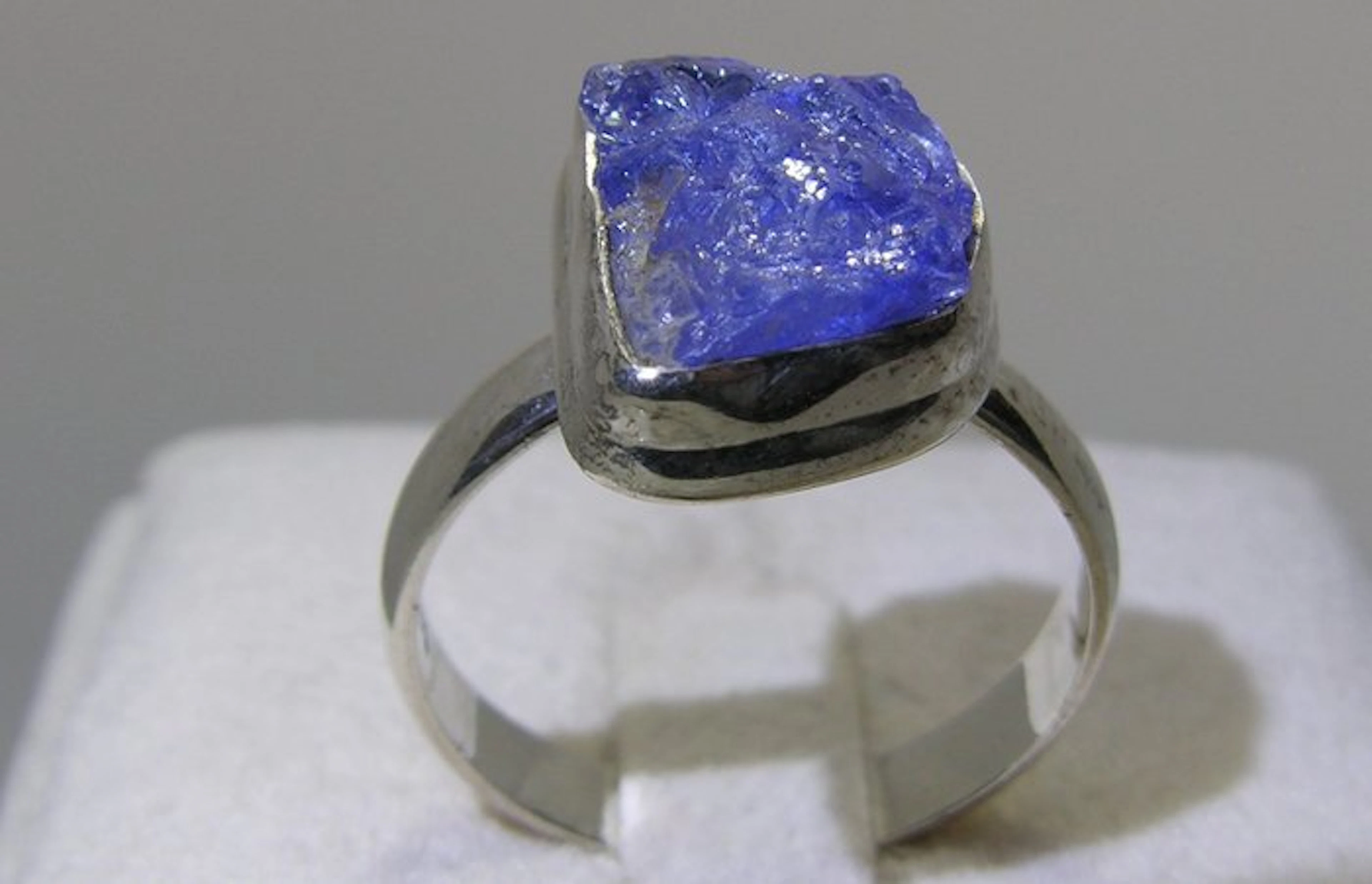 Tanzanite Ring - Height: 27 mm - Width: 14.2 mm- 4.48 g - (1)