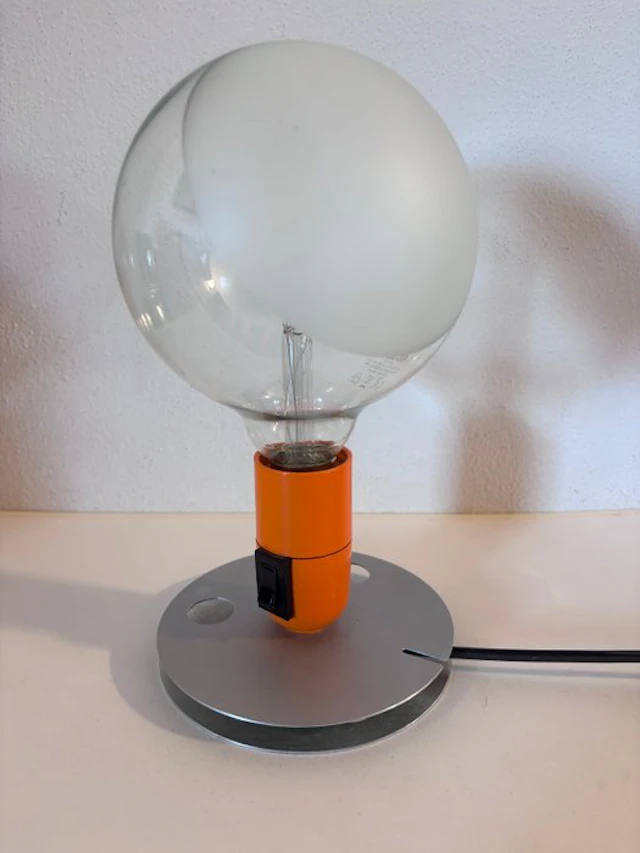Flos - Table lamp - light bulb - Metal, Plastic