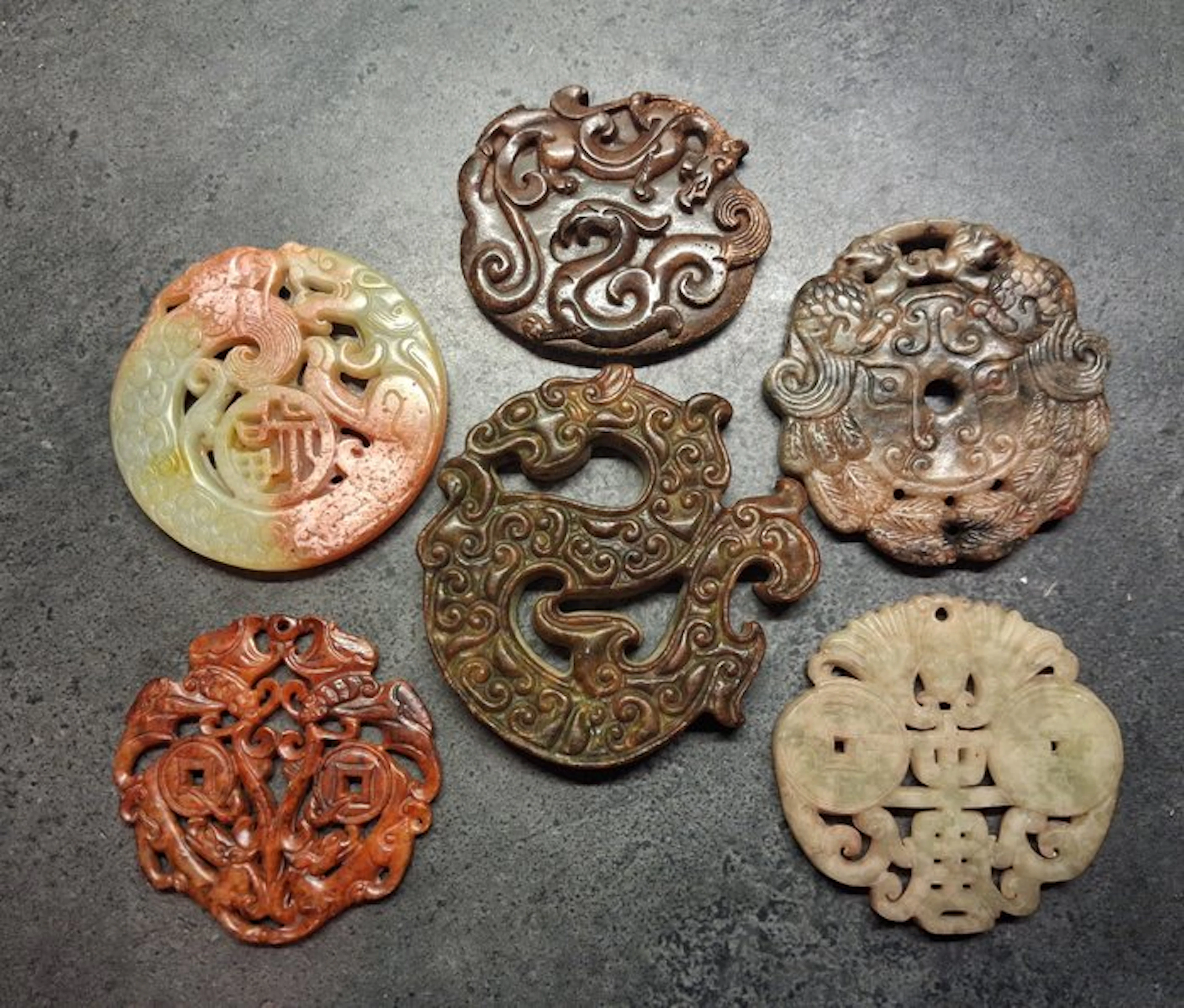 Themed collection - 6 x different Eastern amulets...