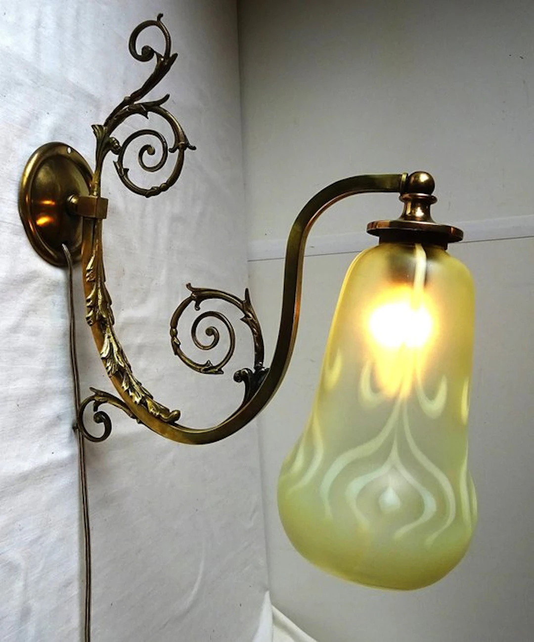 John Walsh Walsh - Wall lamp - Art Nouveau wall lamp with...