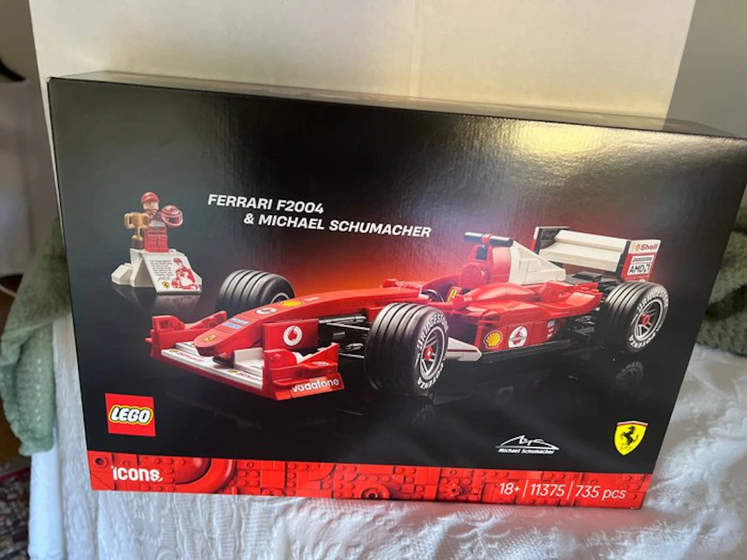 LEGO Set - Icons - Ferrari F2004 Michael Schumacher
