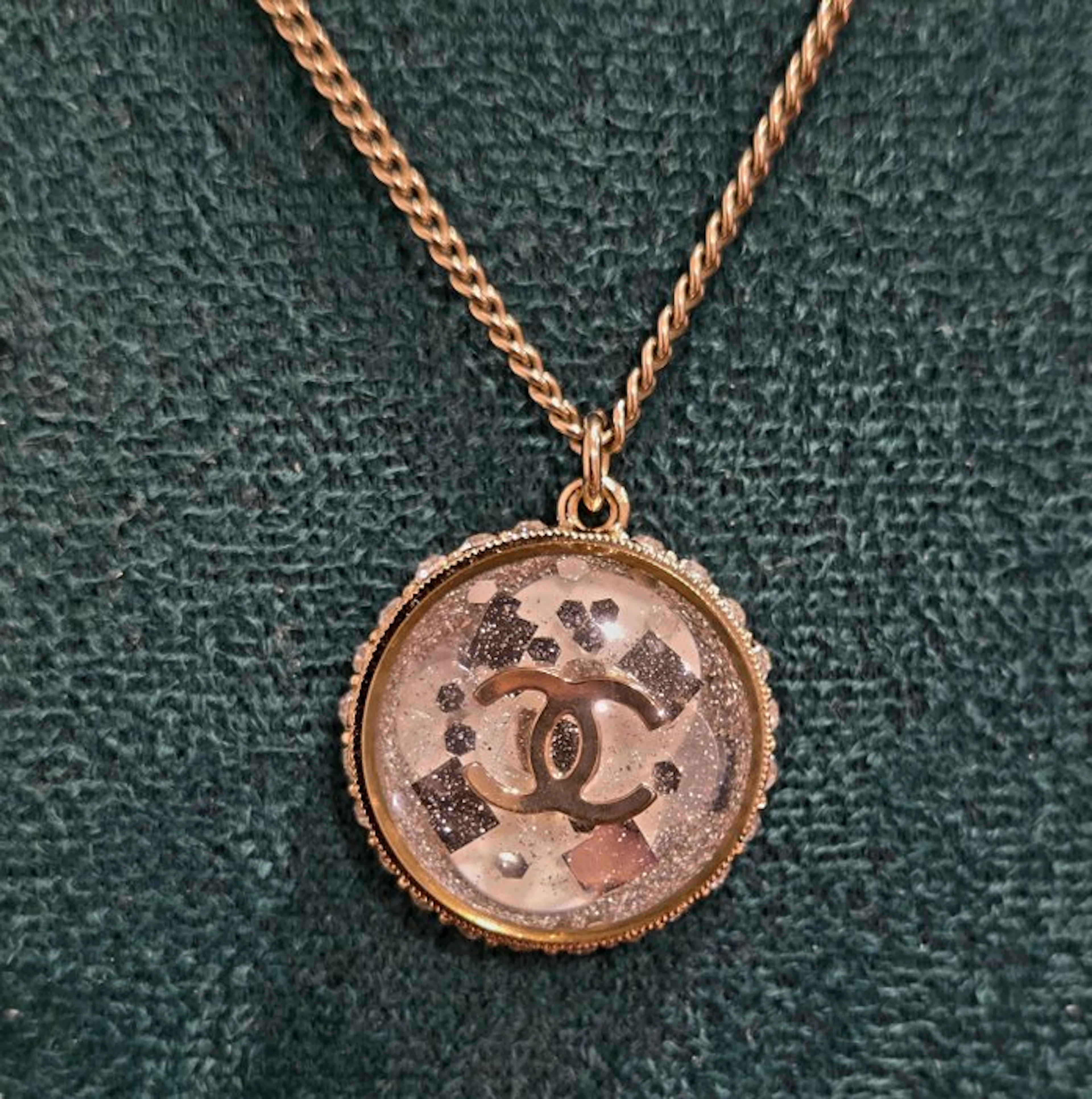 Chanel - Gold-plated - Necklace - Chanel CC 3D Effect