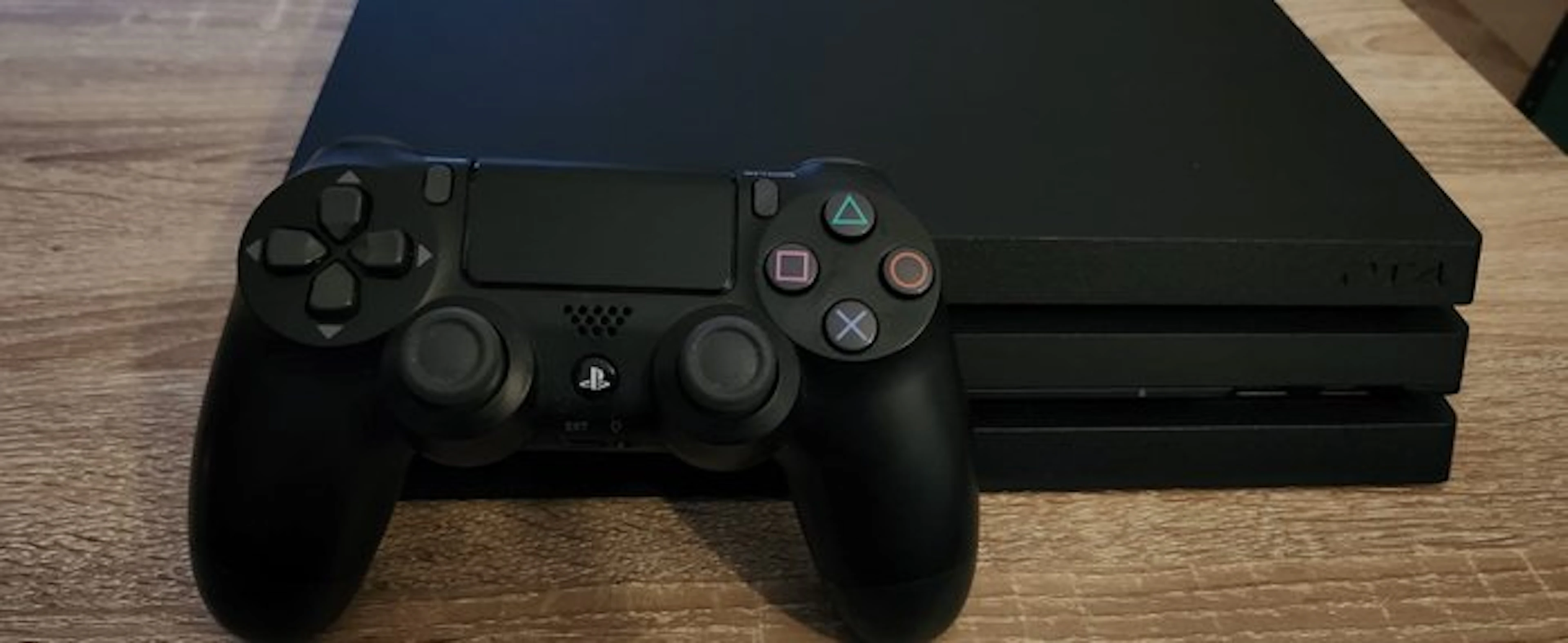 Sony - PS4 Pro 1TB - Video game console