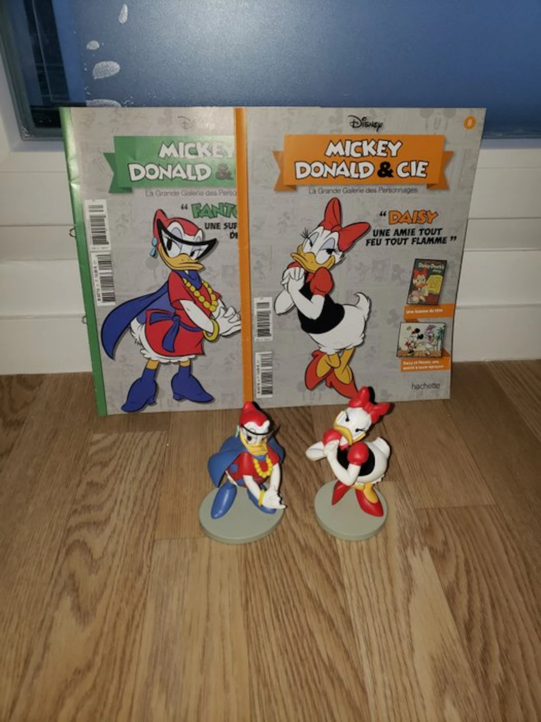 Disney, Hachette - Figurine - Daisy Duck - deux figurines...