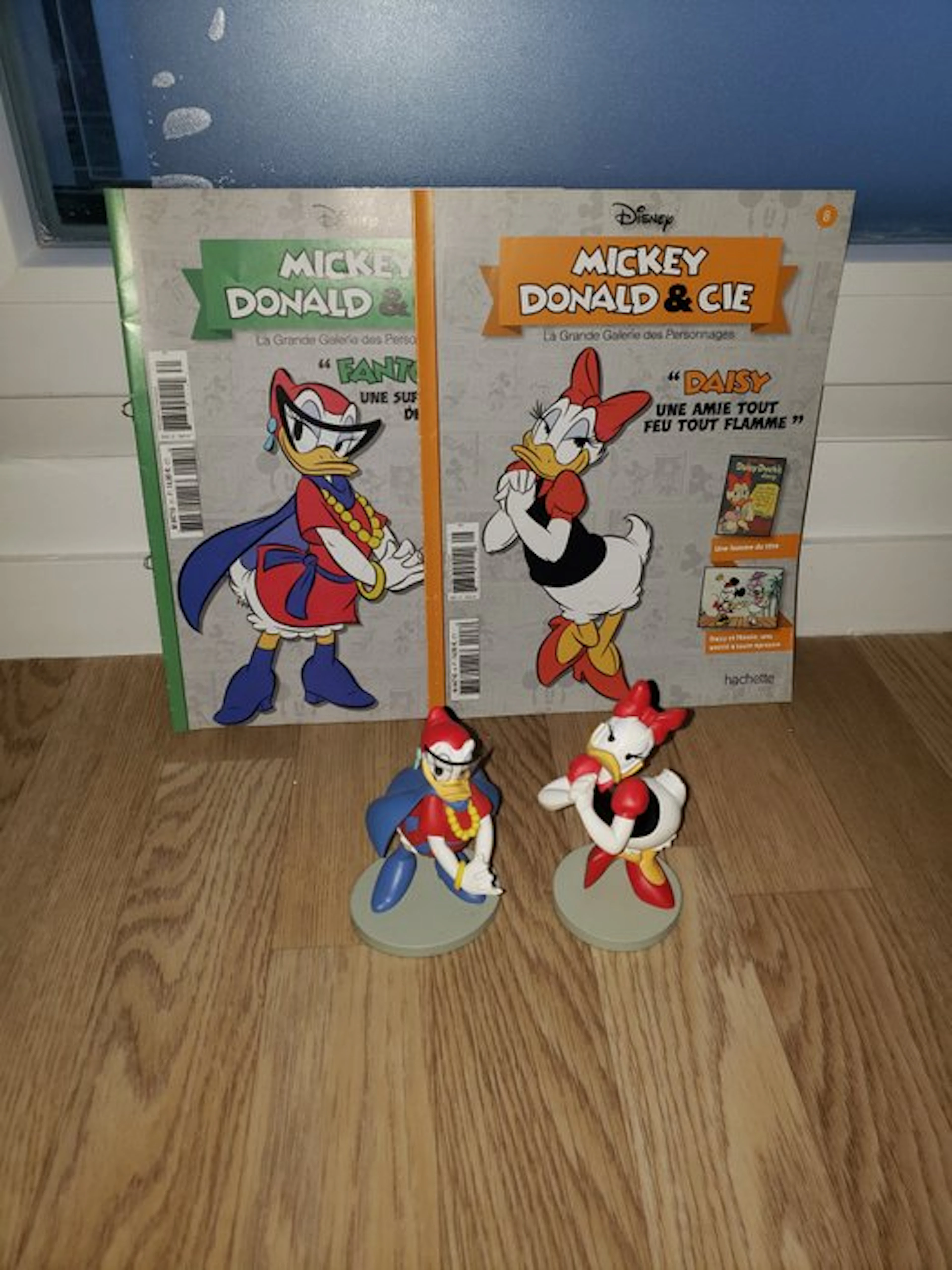 Disney, Hachette - Figurine - Daisy Duck - deux figurines...