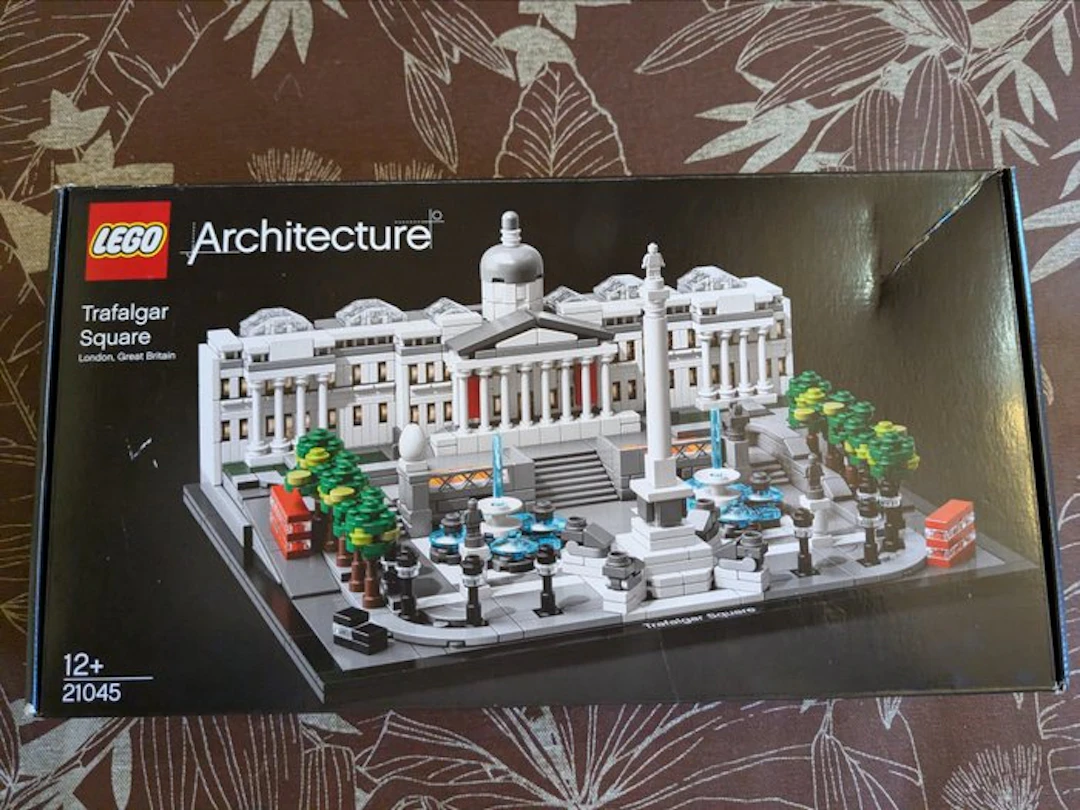LEGO Set - 21045 - Architecture - Trafalgar Square