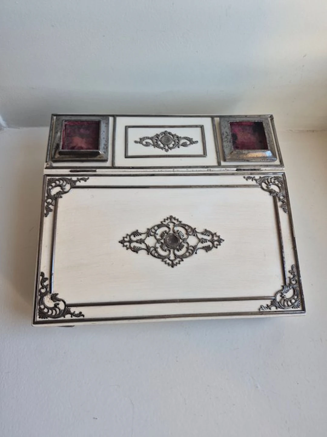 Writing slope - white lacquered wood