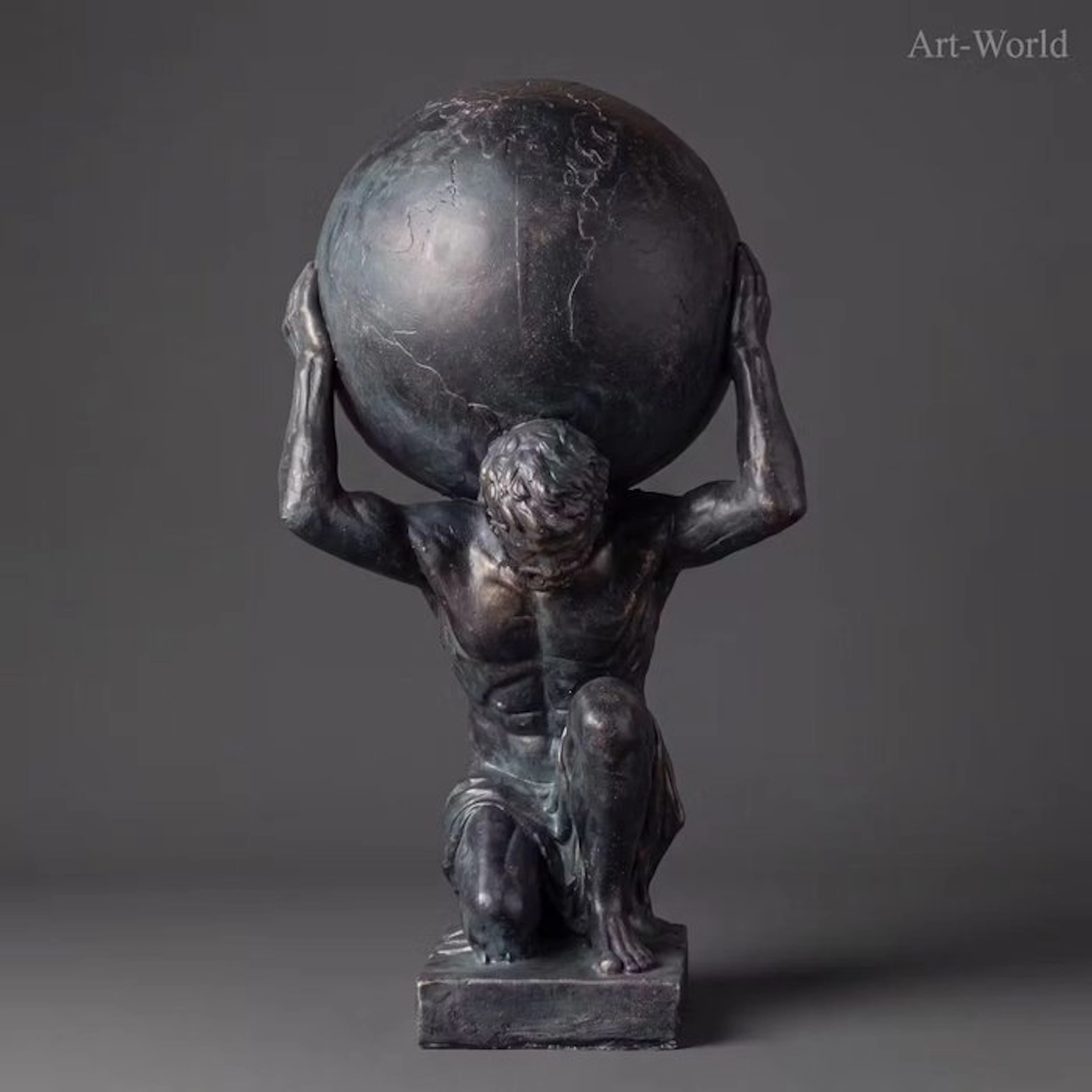 Statue, XL sculptuur. Atlas 69 cm / 9 kg - 69 cm - MGO