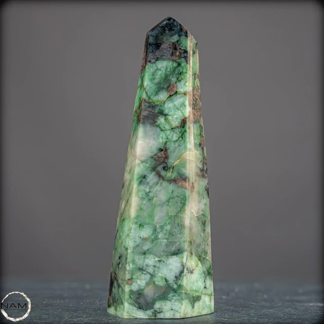 Majestic emerald obelisk from the legendary Muzo Mine – a...