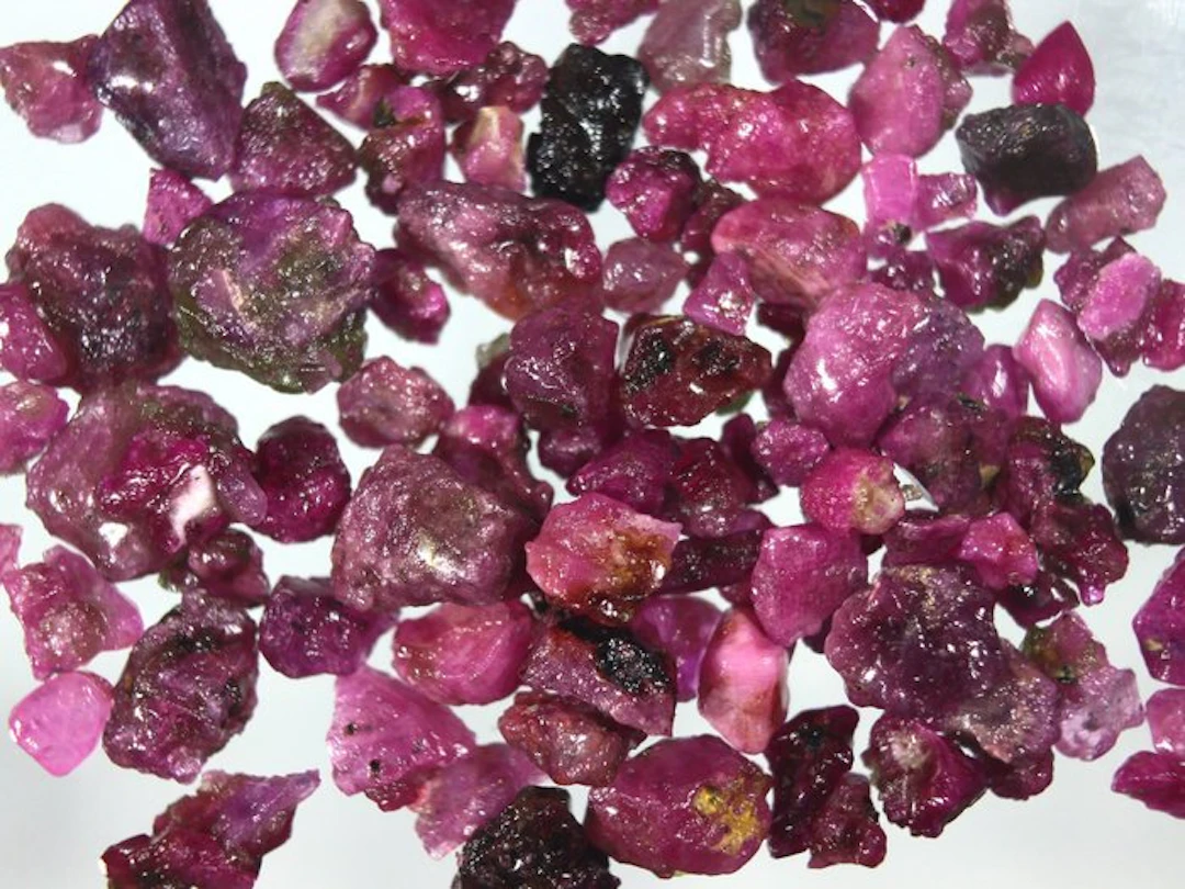 Carats 116.0 rough ruby Tanzania Specimen- 23.2 g