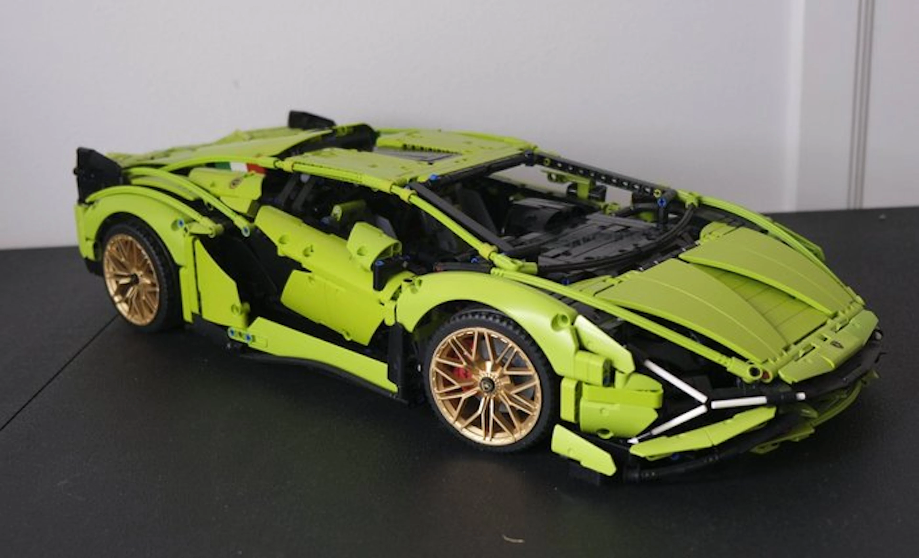 LEGO Set - 42115 - Technic - Lamborghini Sián (Sian) FKP 37 - Used - Retired