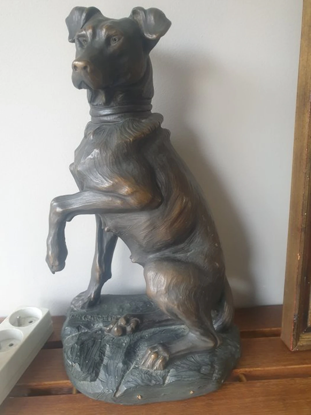 Figurine - Statuette of a dog with bronze effect - Ceramic
