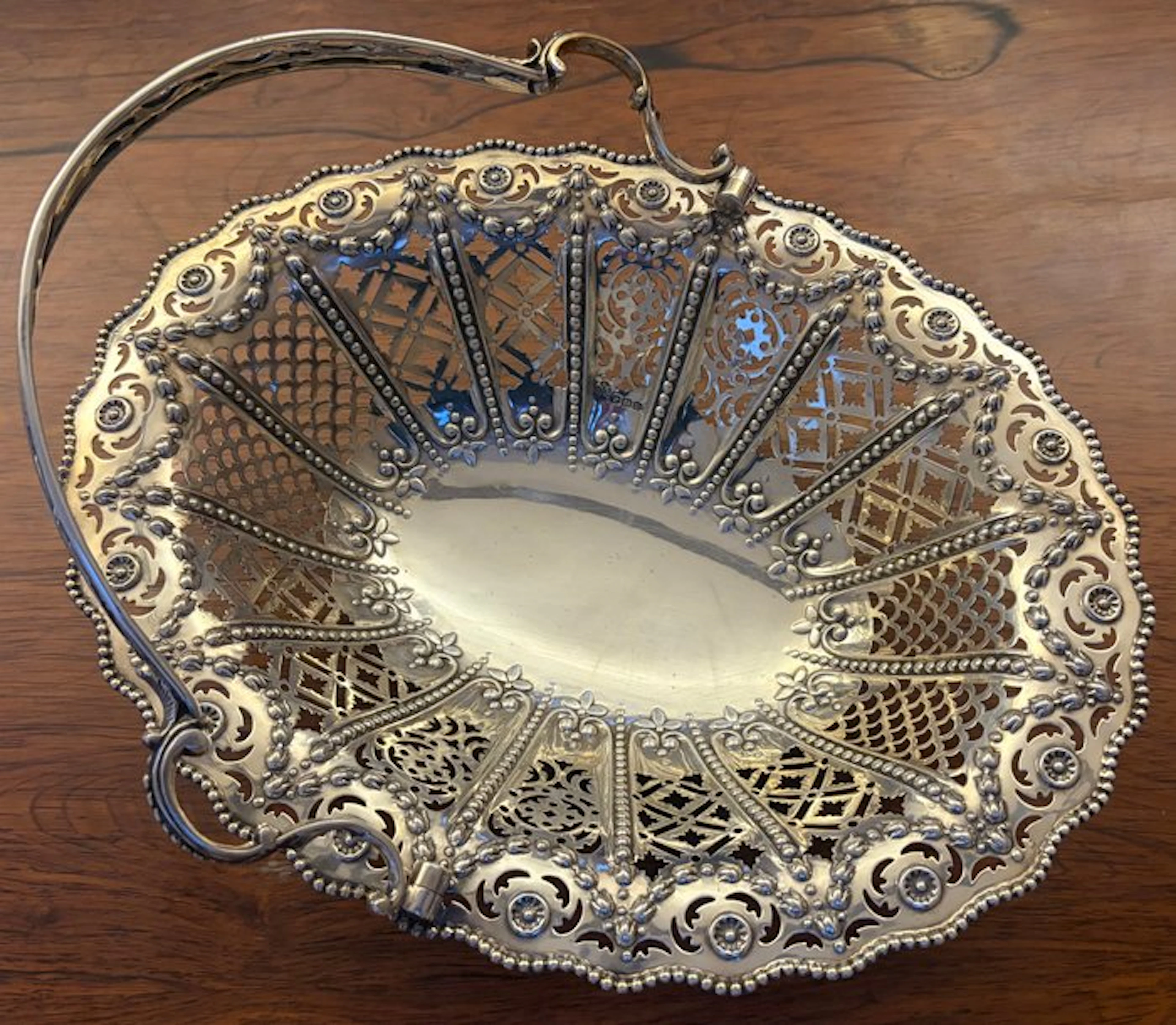West & Son - Fruit basket - .925 silver - with a tilting handle