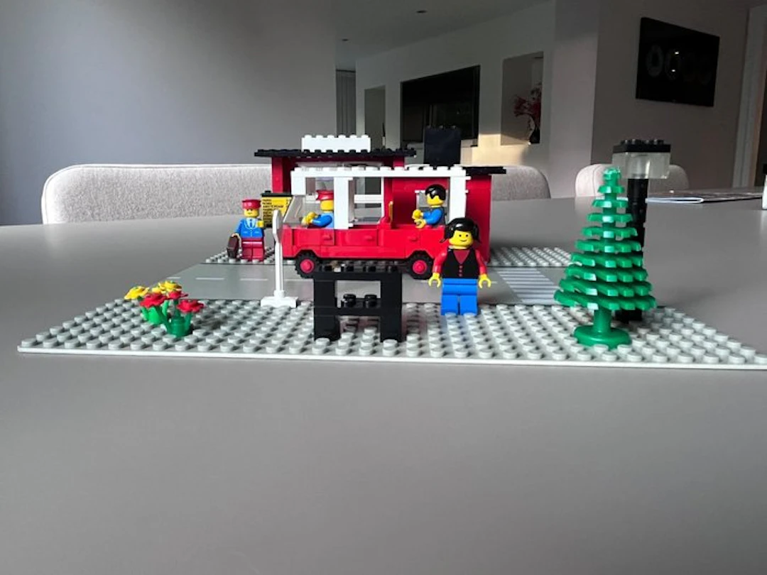 LEGO Set - 379 - City - Bus Station 379