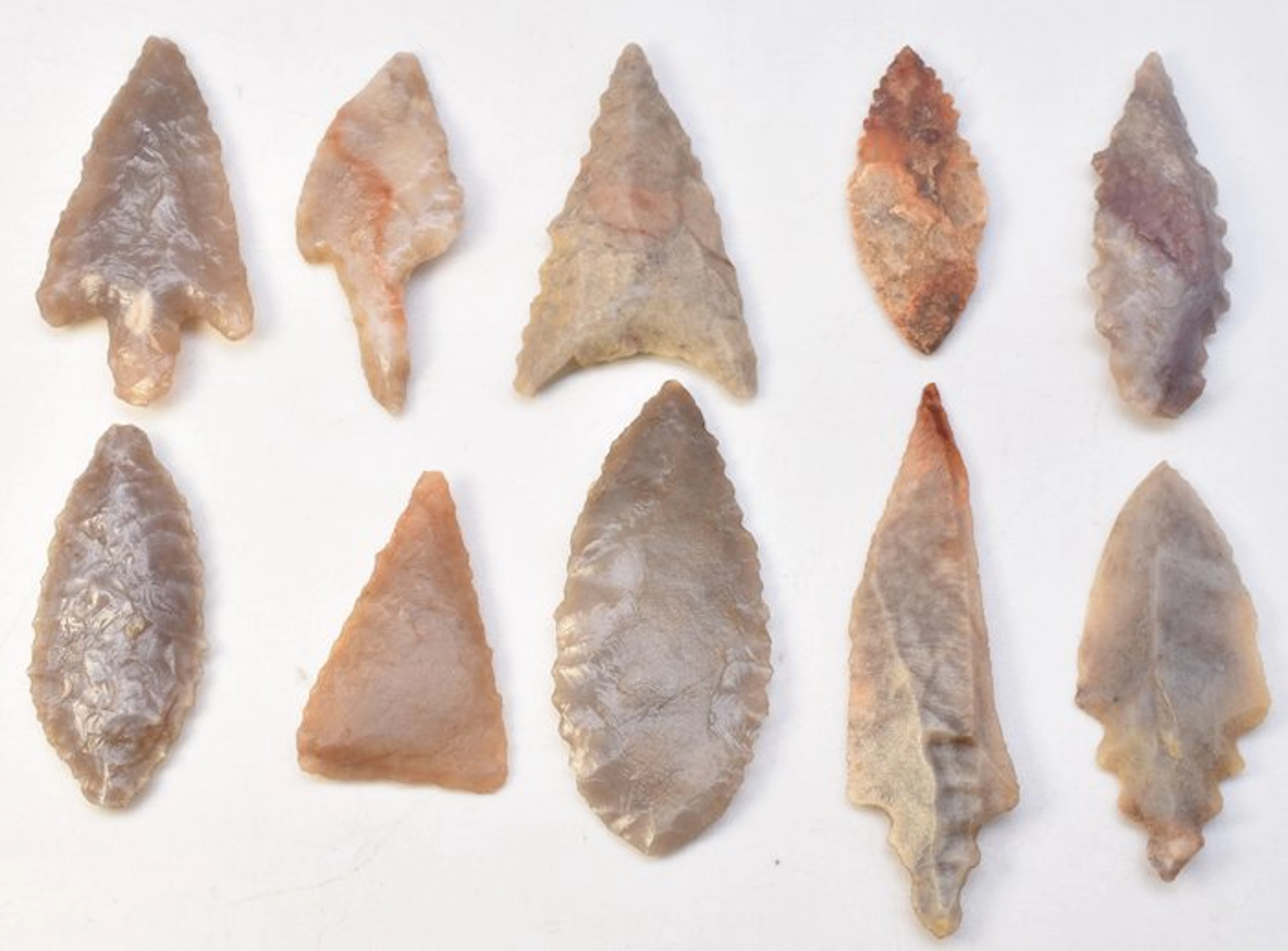 Neolithic Jasper, Flint 10 arrowheads 3 cm to 4.8 cm (No reserve price)