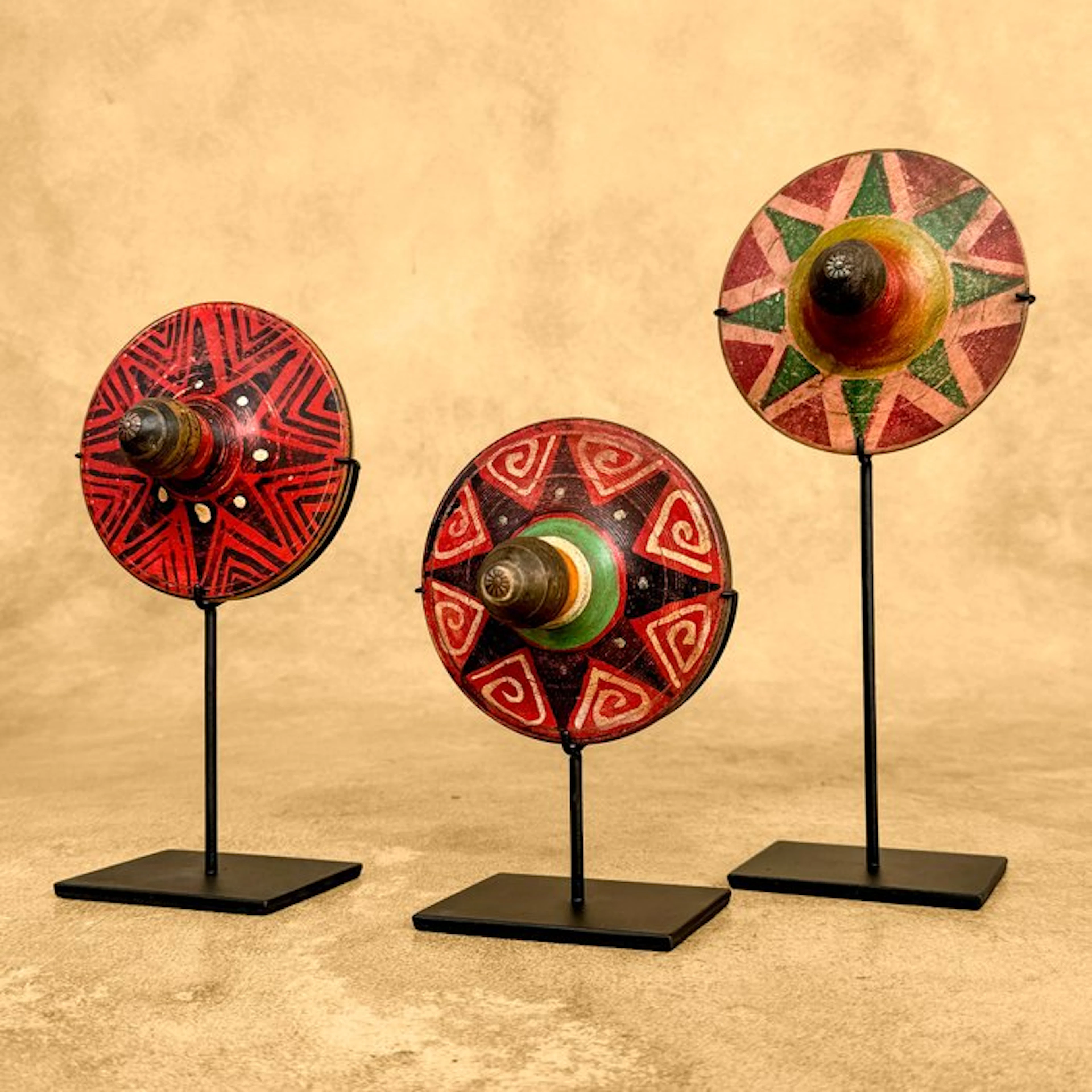 NO RESERVE PRICE - Set of 3 spinning tops - Gasing...
