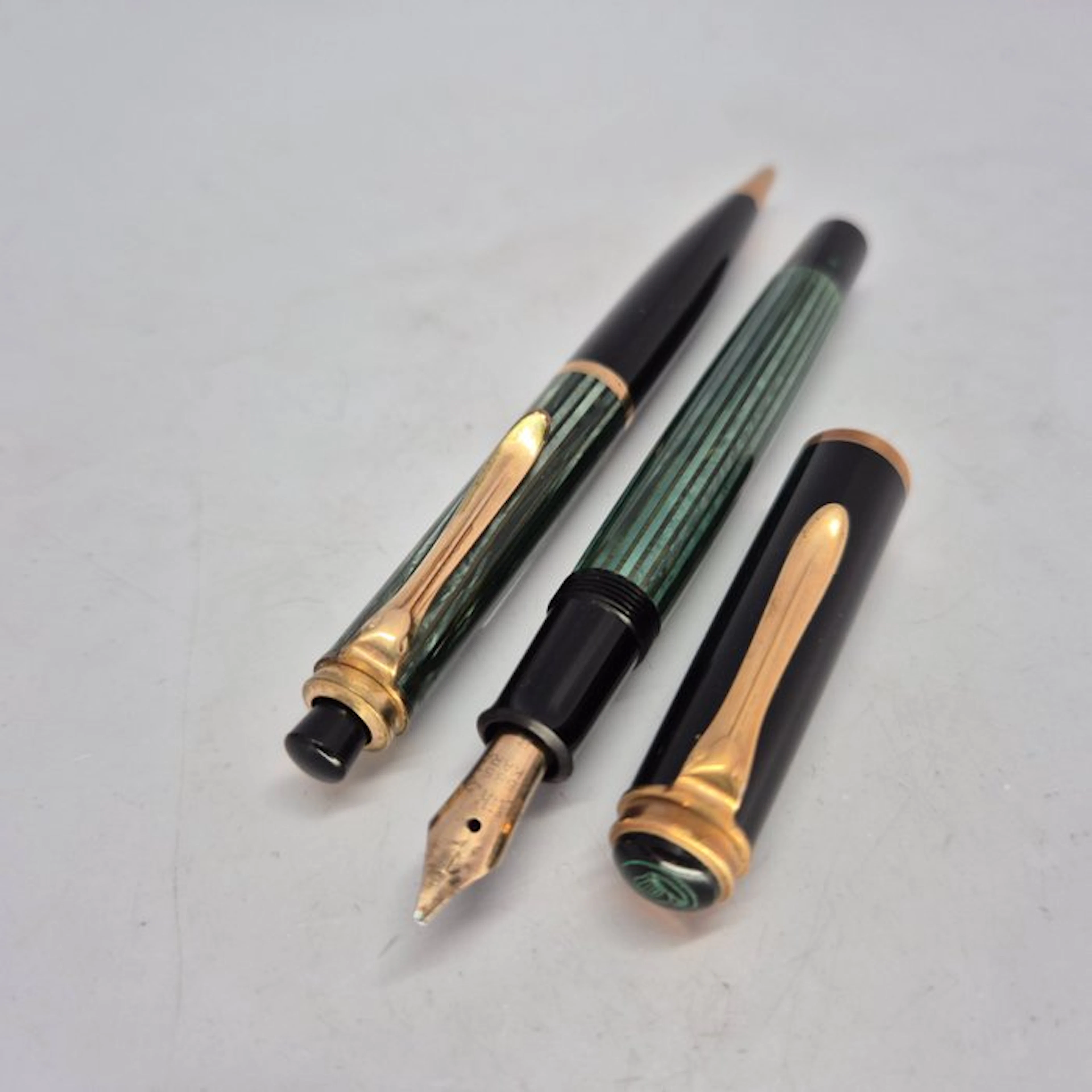 Pelikan - Fountain pen 400 with 14k gold nib & mechanical...