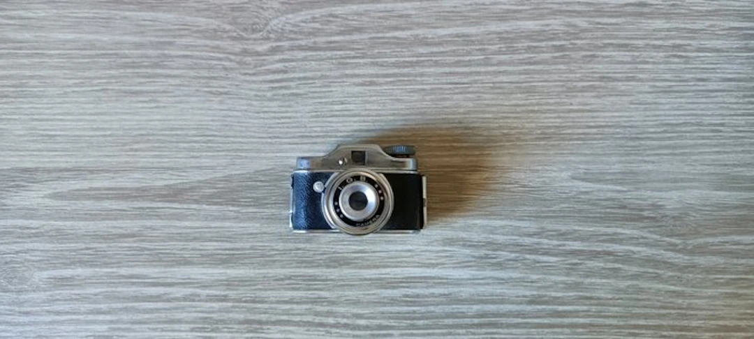 Tougodo I.G.B. con custodia in pelle | Subminiature camera