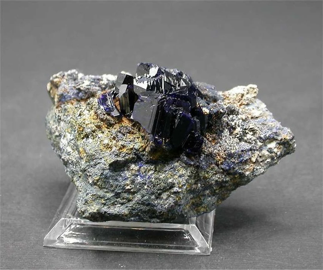 Azurite Crystals on matrix - Height: 5.5 cm - Width: 5.5 cm- 110 g - (1)